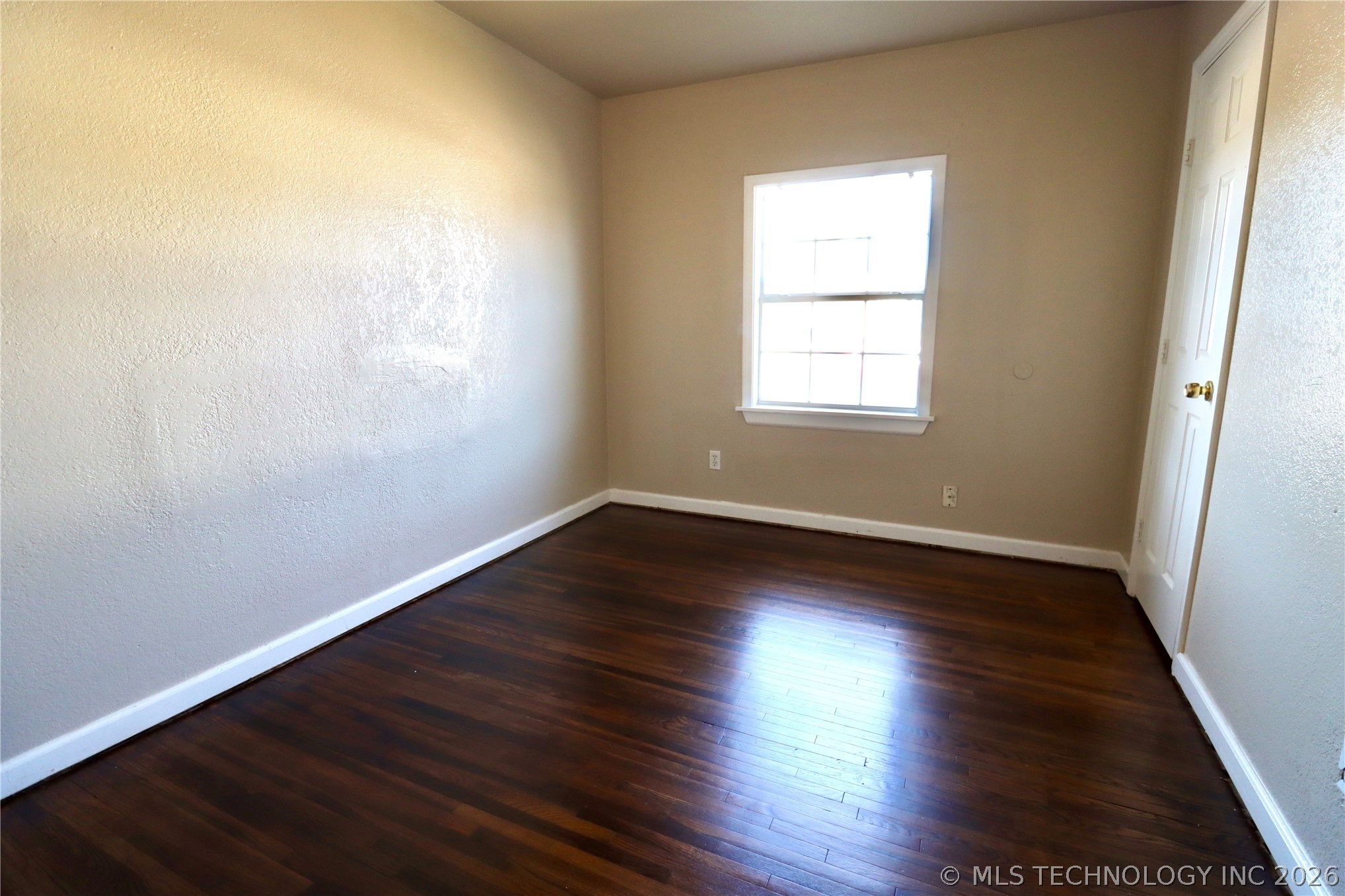320 W 63rd Place North Property Photo 6