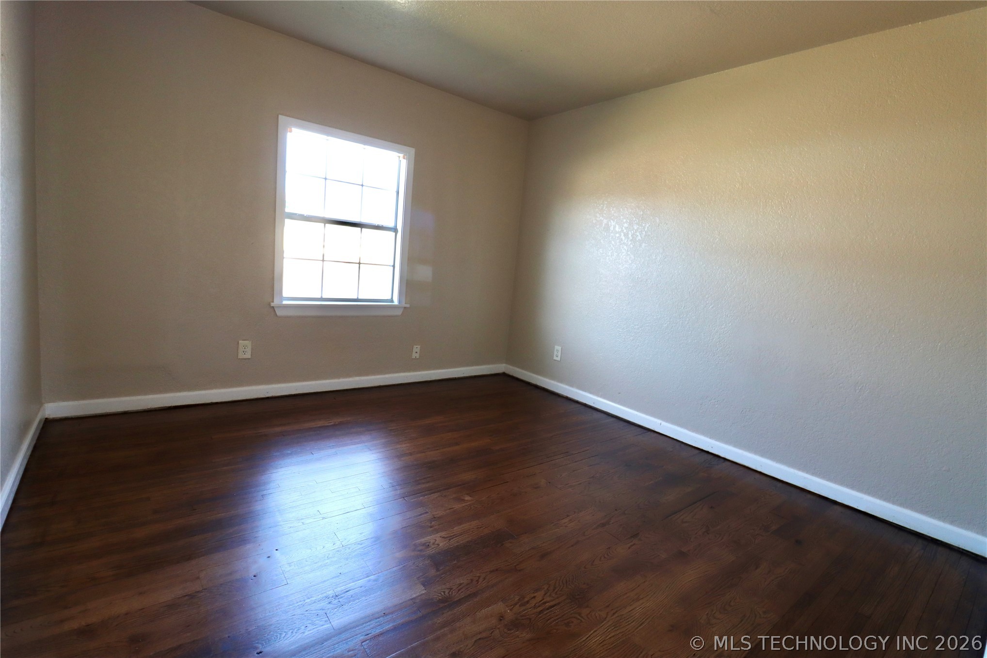 320 W 63rd Place North Property Photo 7