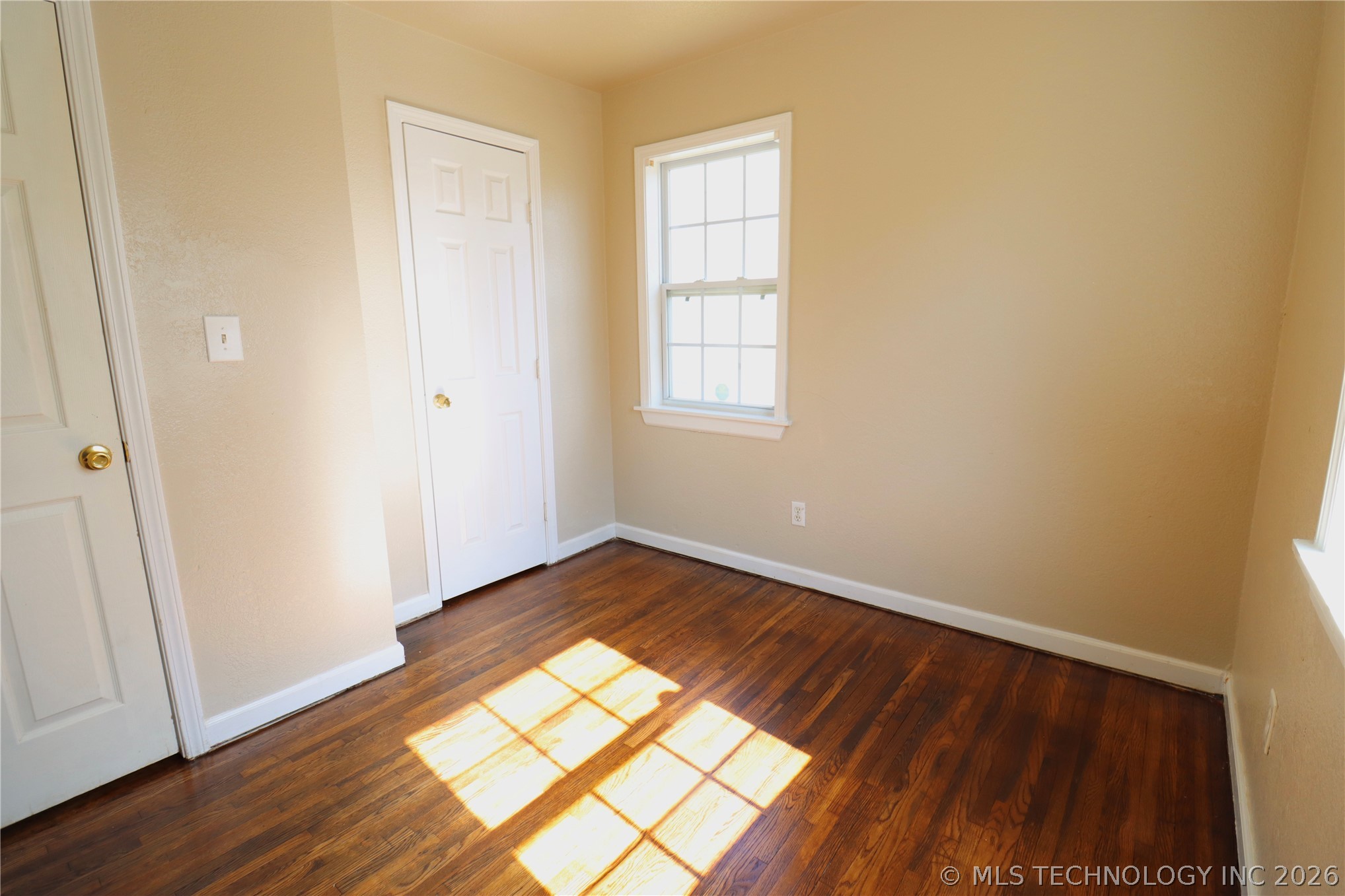 320 W 63rd Place North Property Photo 8