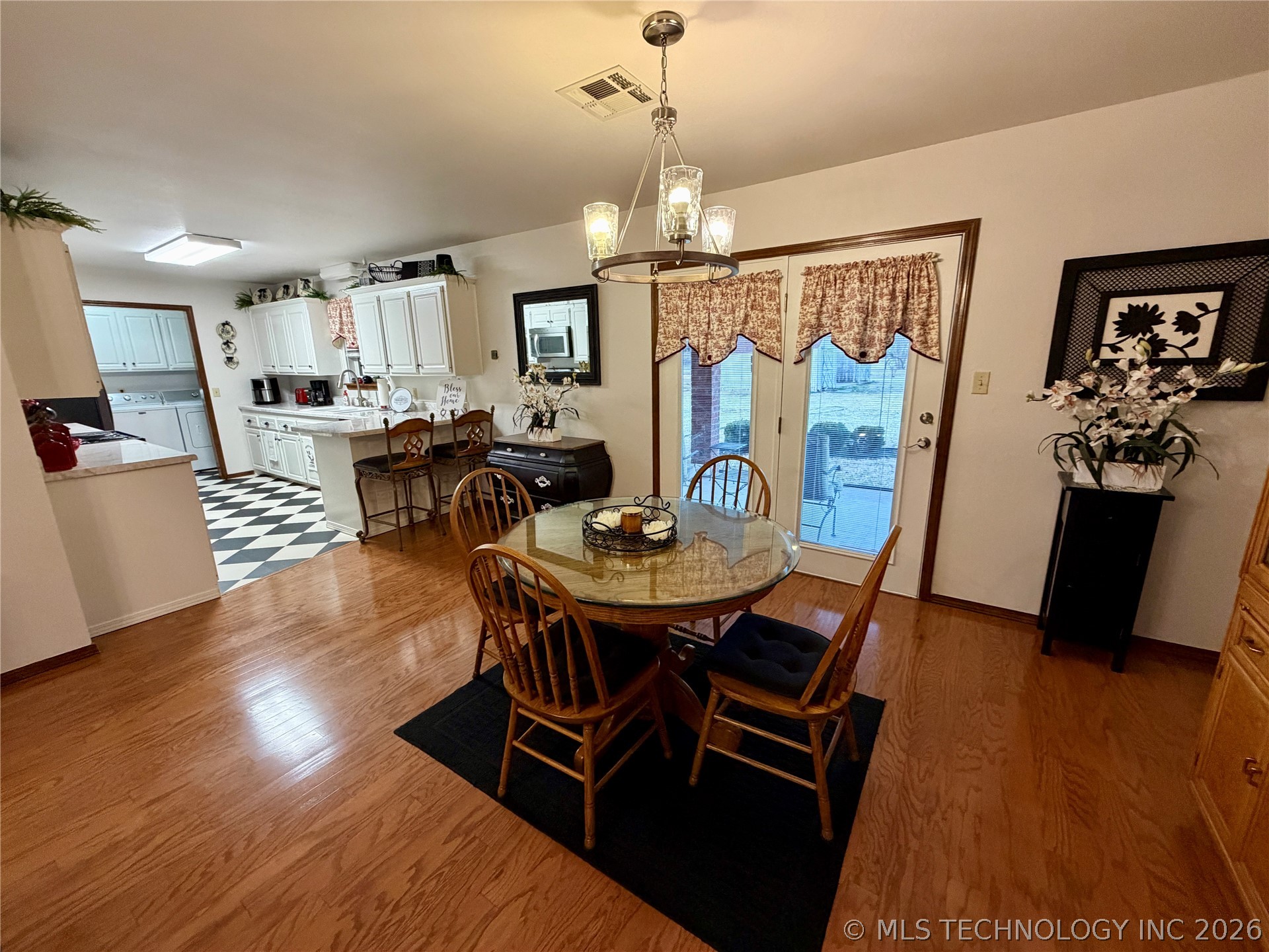 1620 Turner Street Property Photo 10