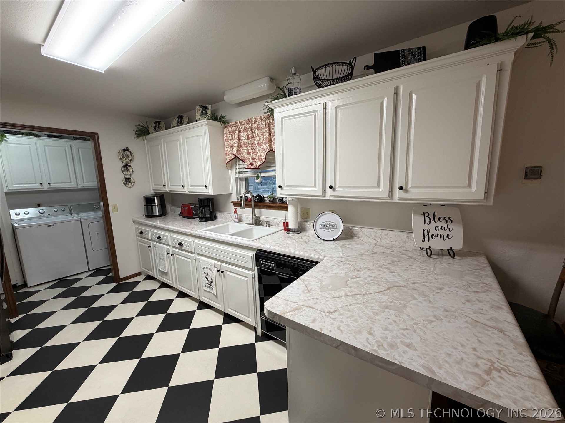 1620 Turner Street Property Photo 11