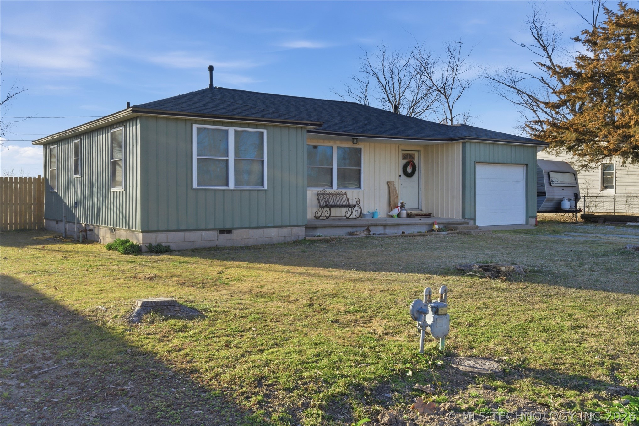 307 S Gray Pl Place Property Photo 2