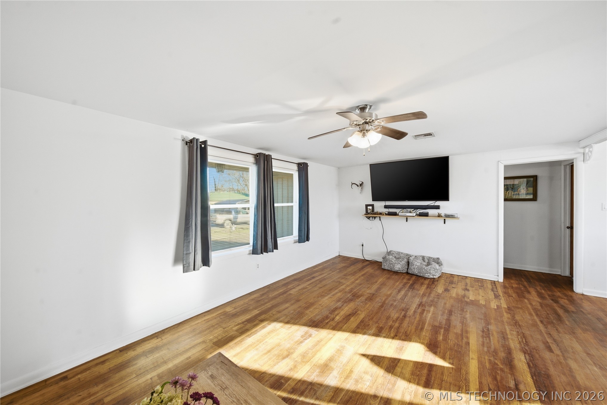 307 S Gray Pl Place Property Photo 8