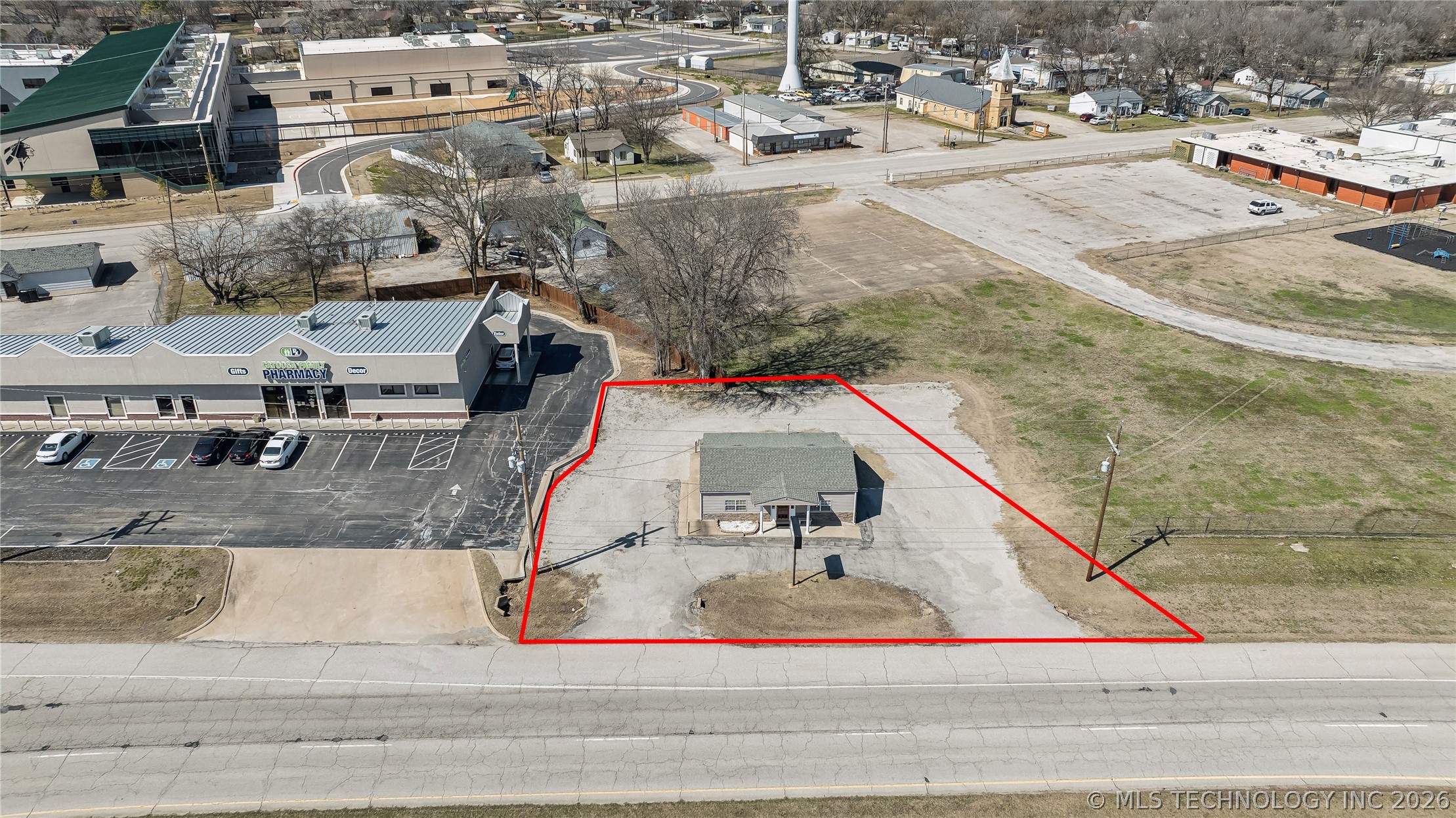 1831 N Highway 66 Route Property Photo 4