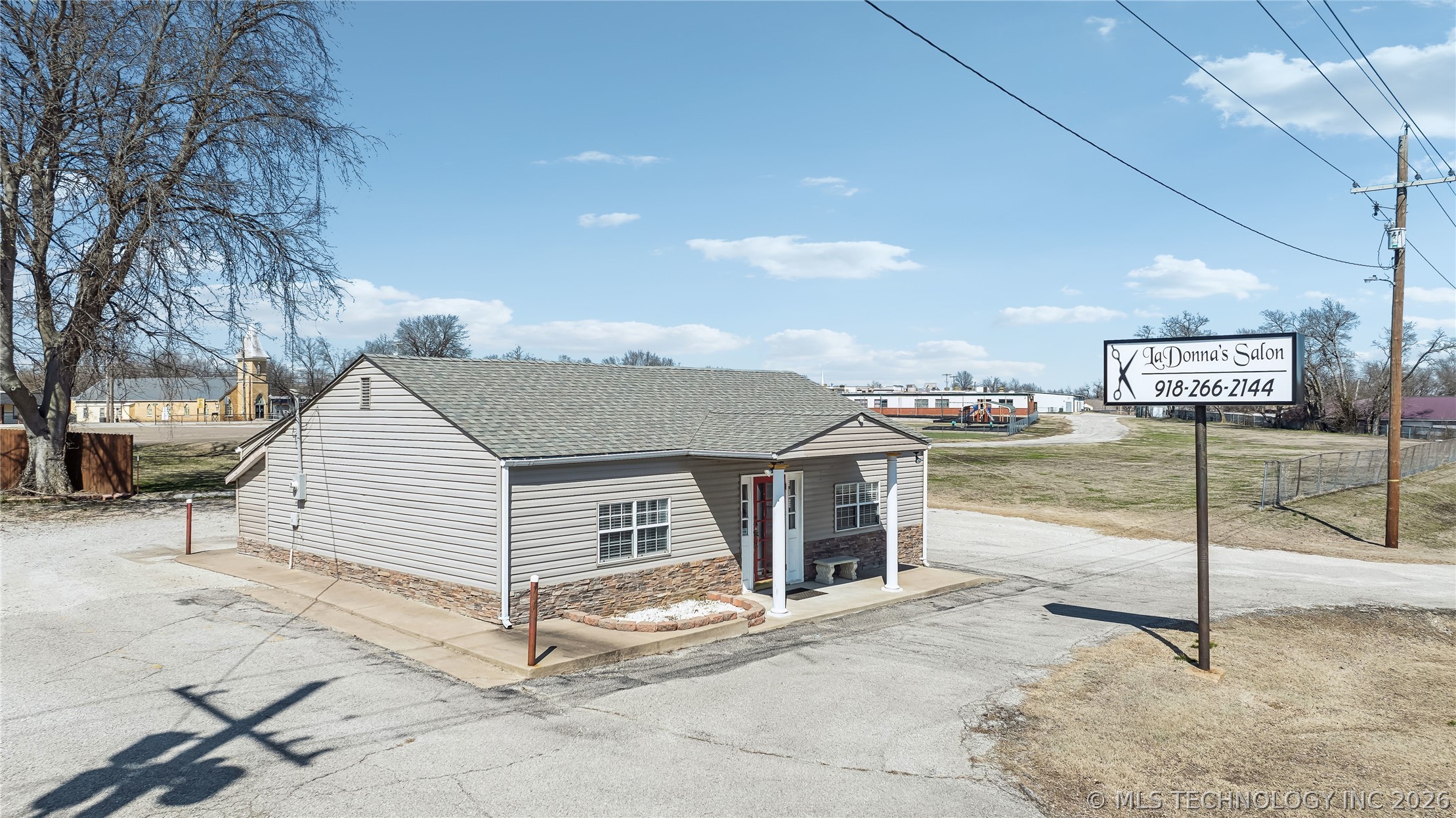 1831 N Highway 66 Route Property Photo 22