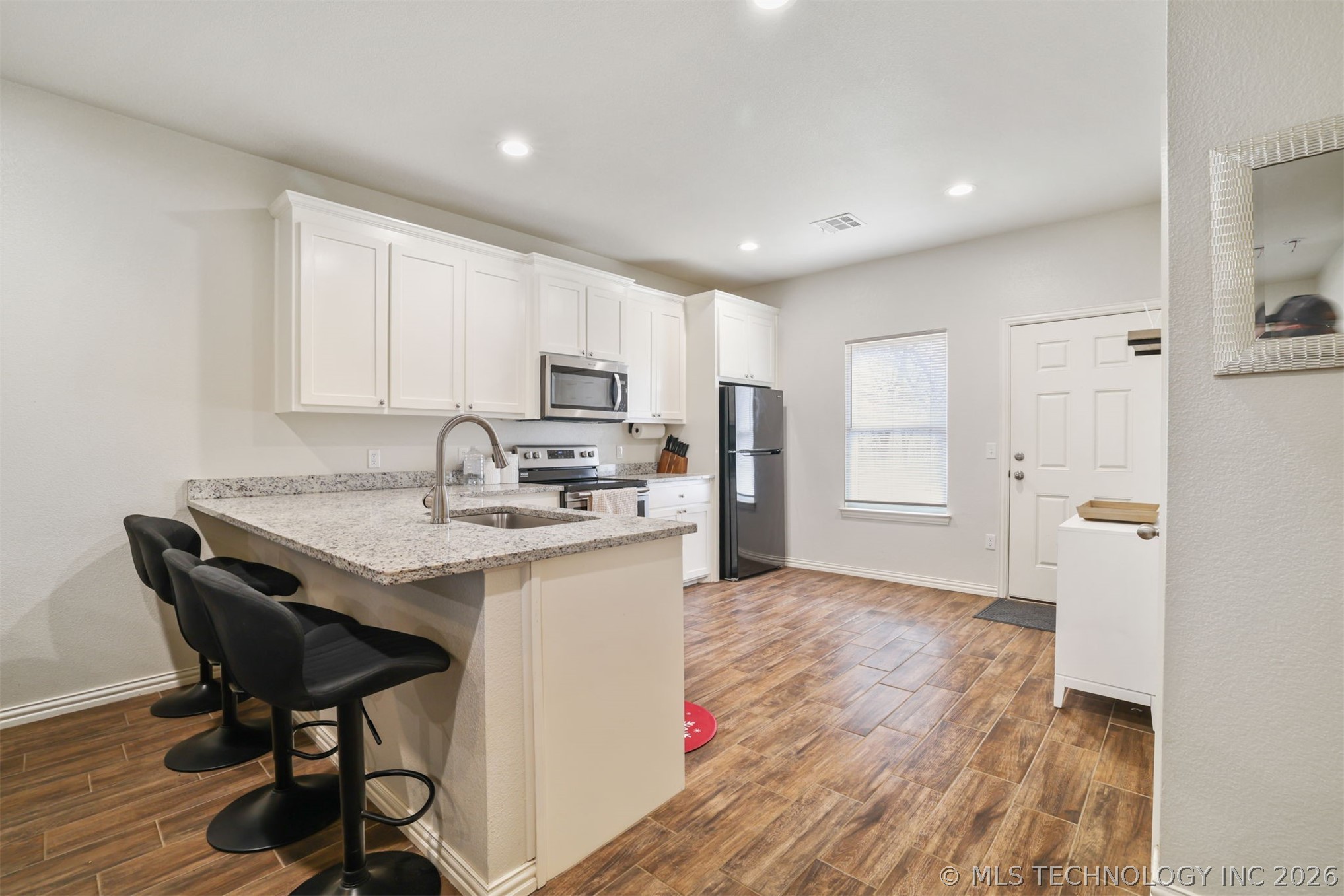 1325 Houston Property Photo 5