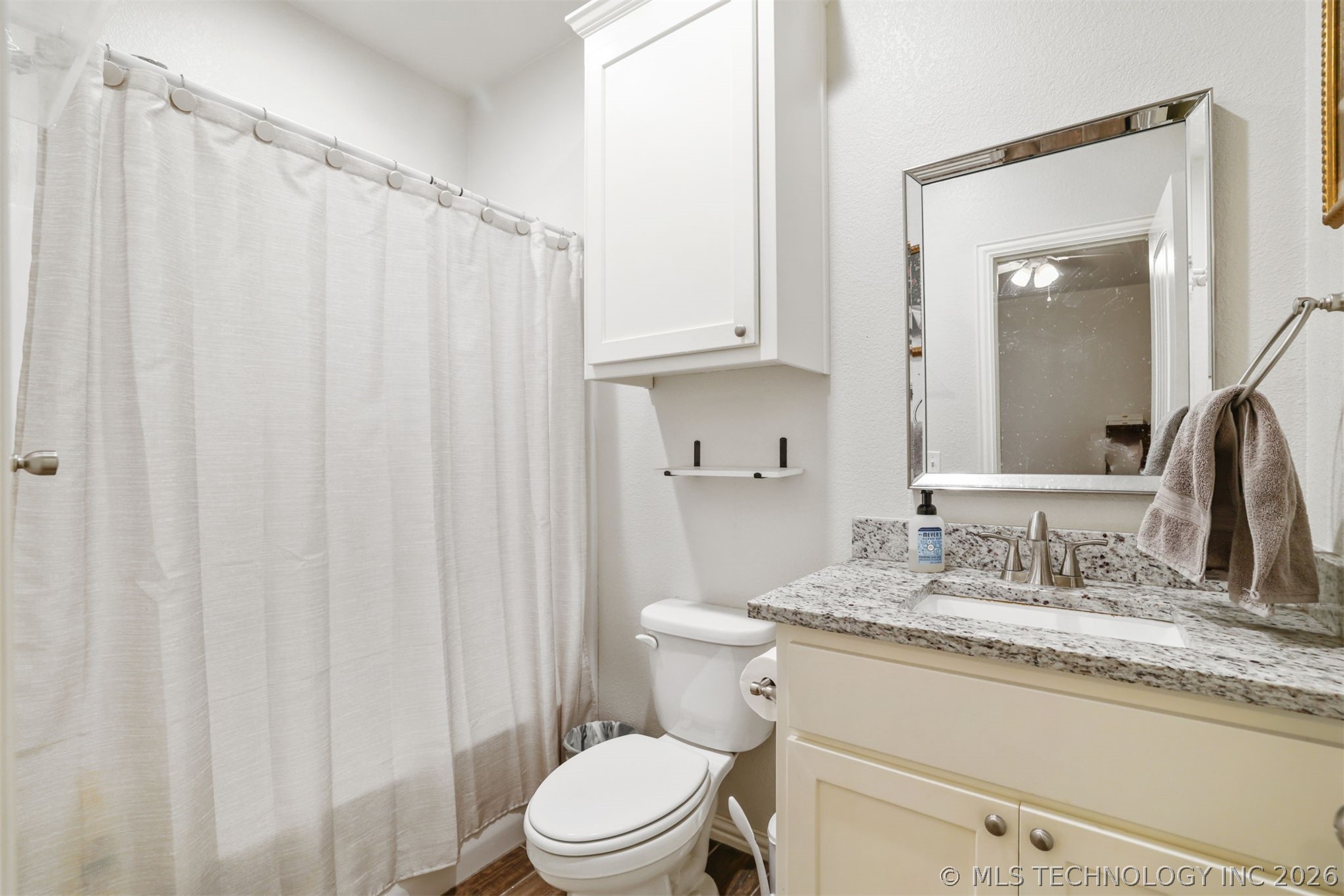 1325 Houston Property Photo 8