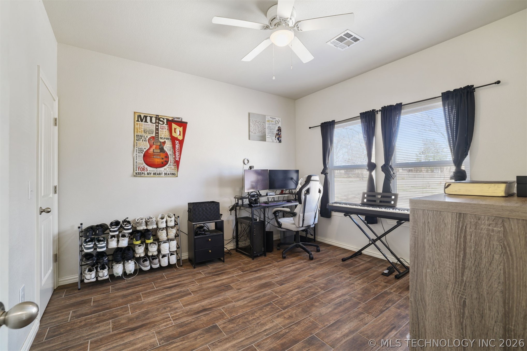 1325 Houston Property Photo 9
