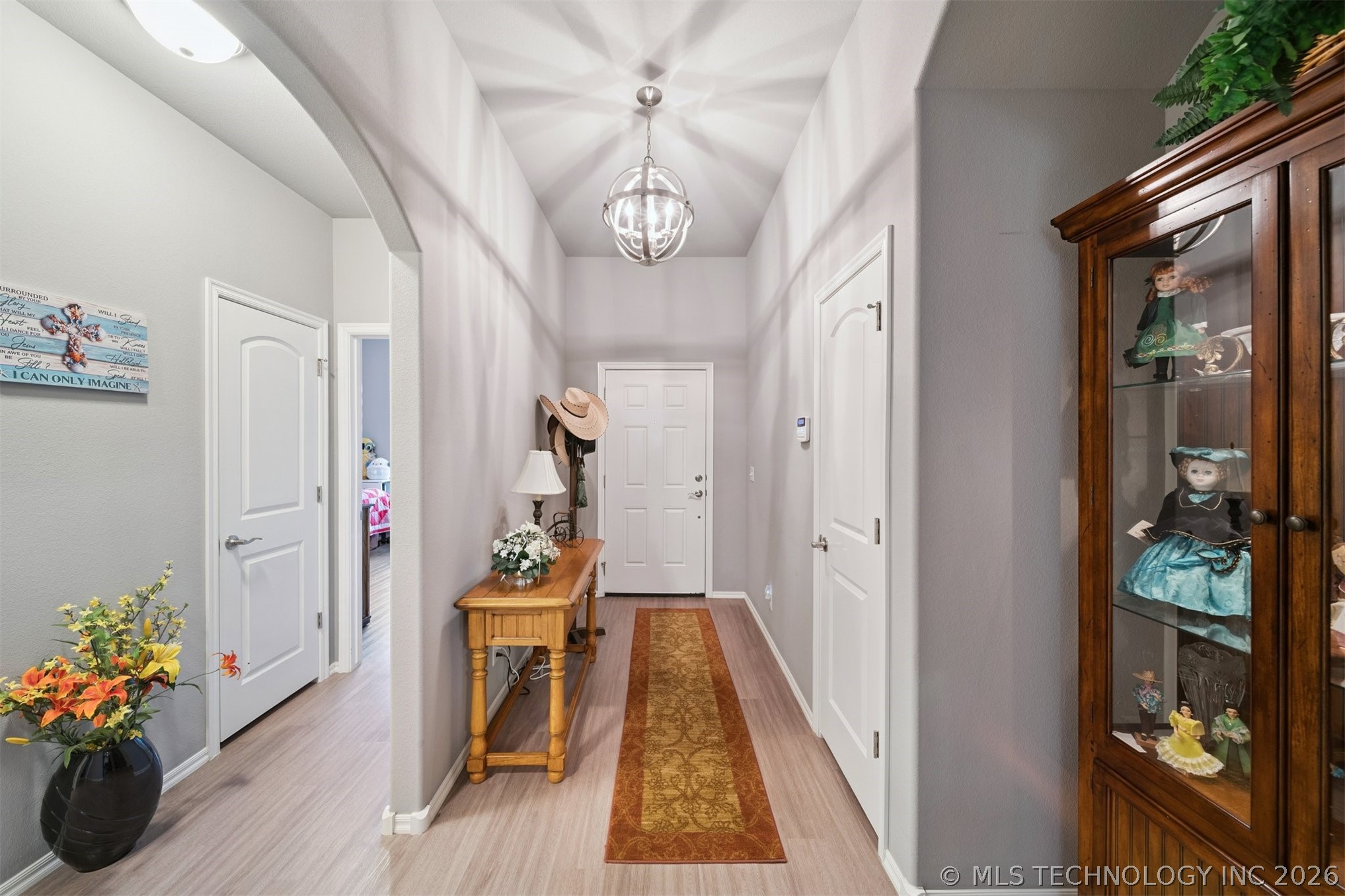 7509 S Walnut Avenue Property Photo 8