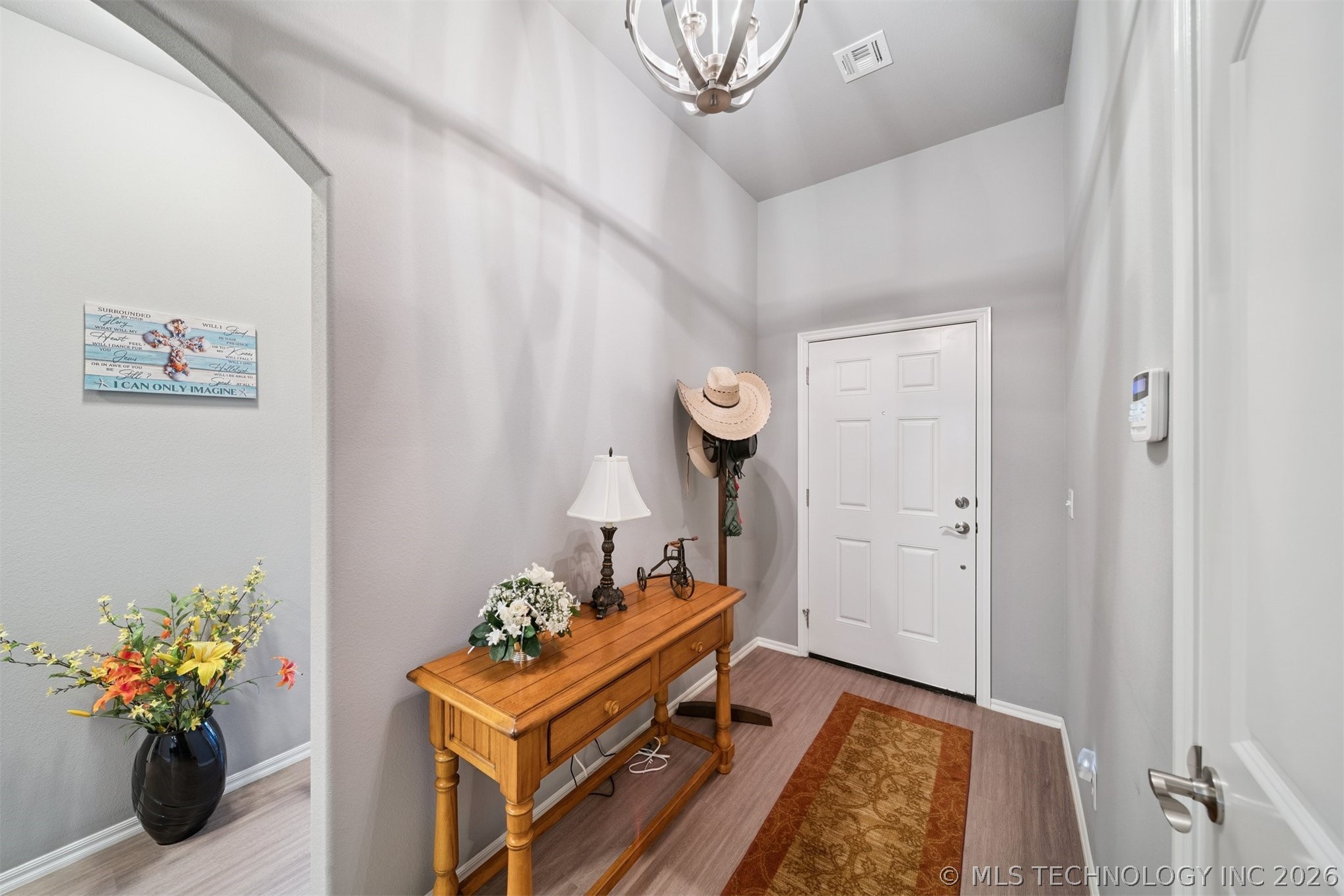7509 S Walnut Avenue Property Photo 9