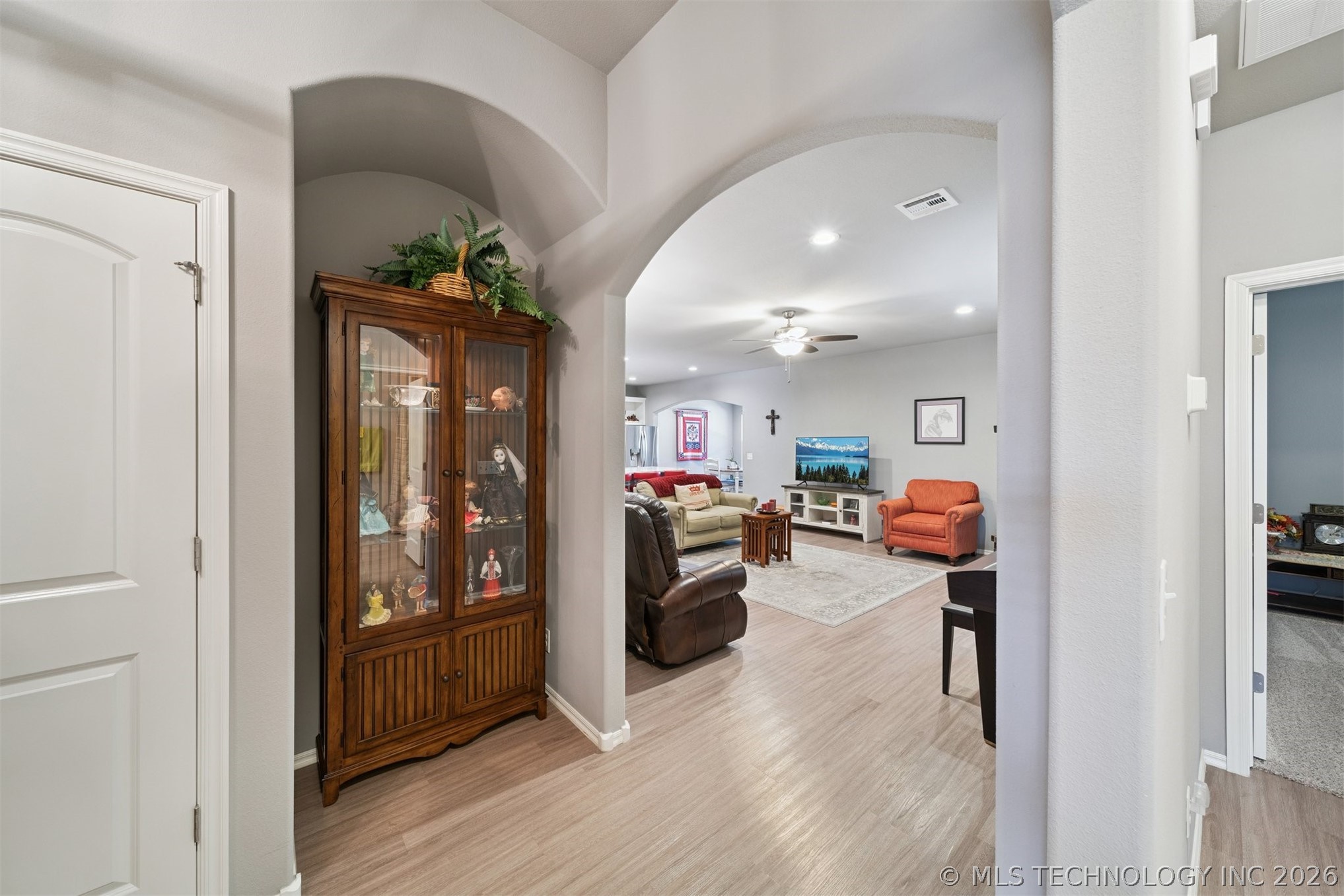 7509 S Walnut Avenue Property Photo 10