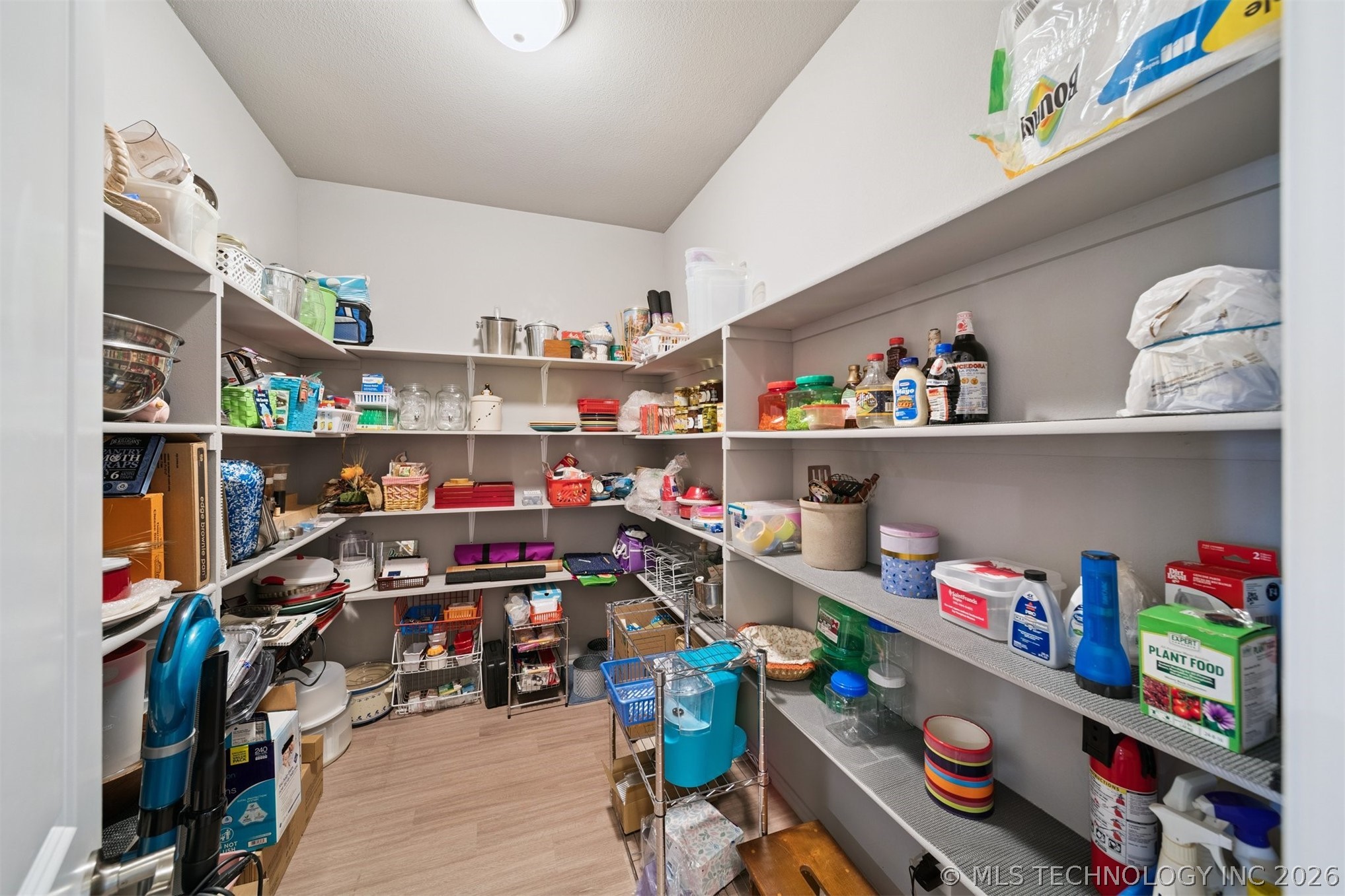 7509 S Walnut Avenue Property Photo 12