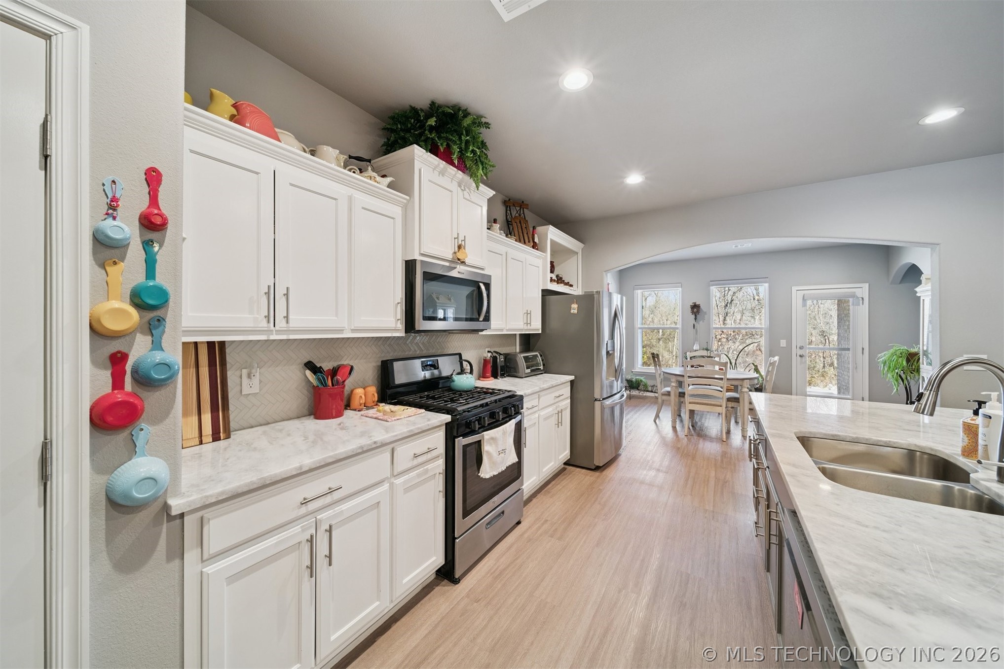 7509 S Walnut Avenue Property Photo 14