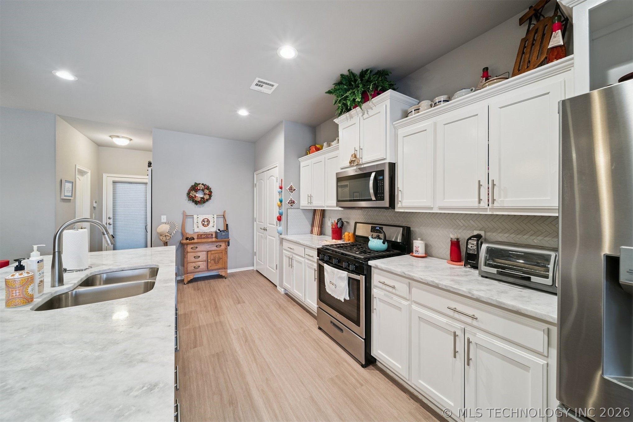 7509 S Walnut Avenue Property Photo 16