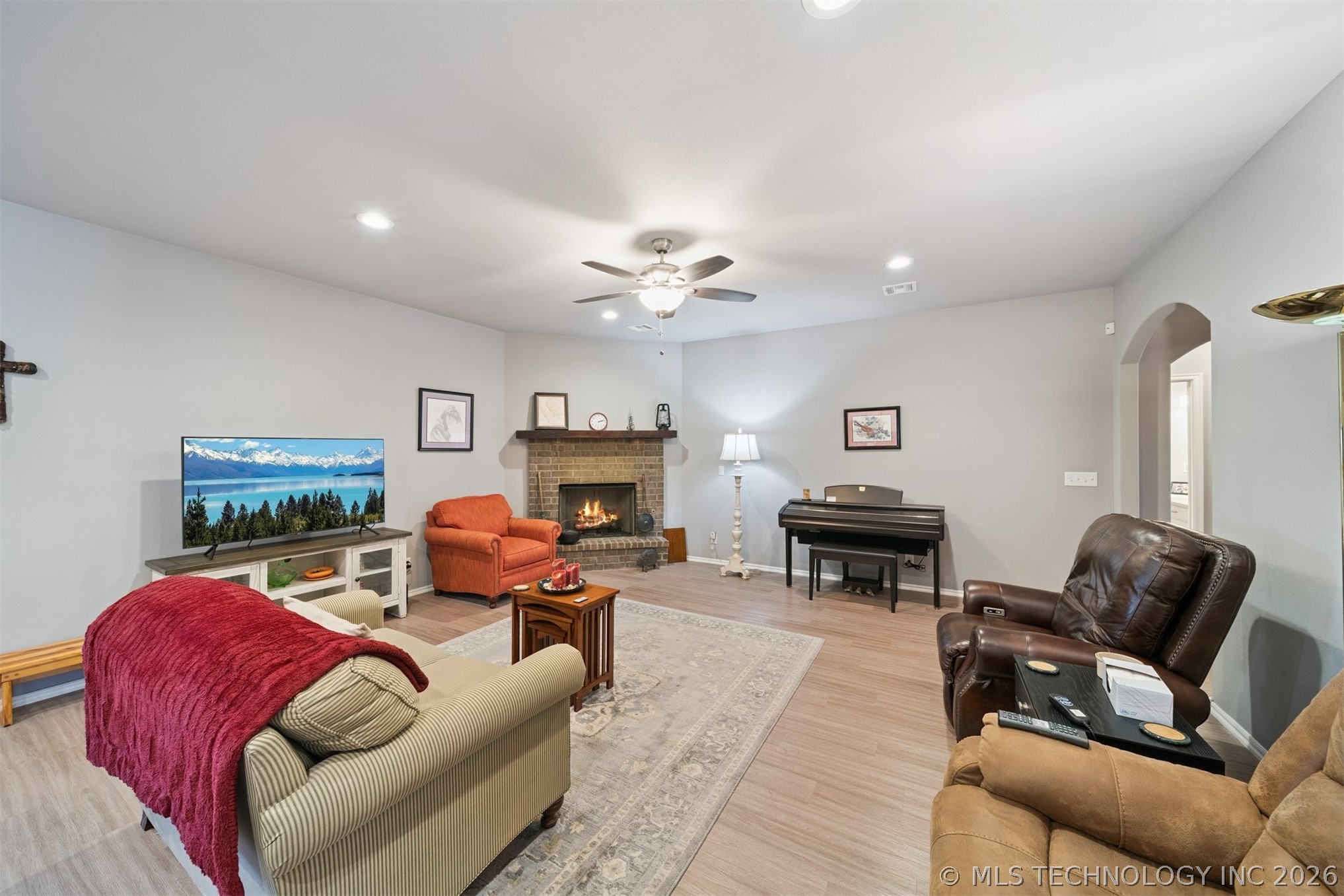 7509 S Walnut Avenue Property Photo 23