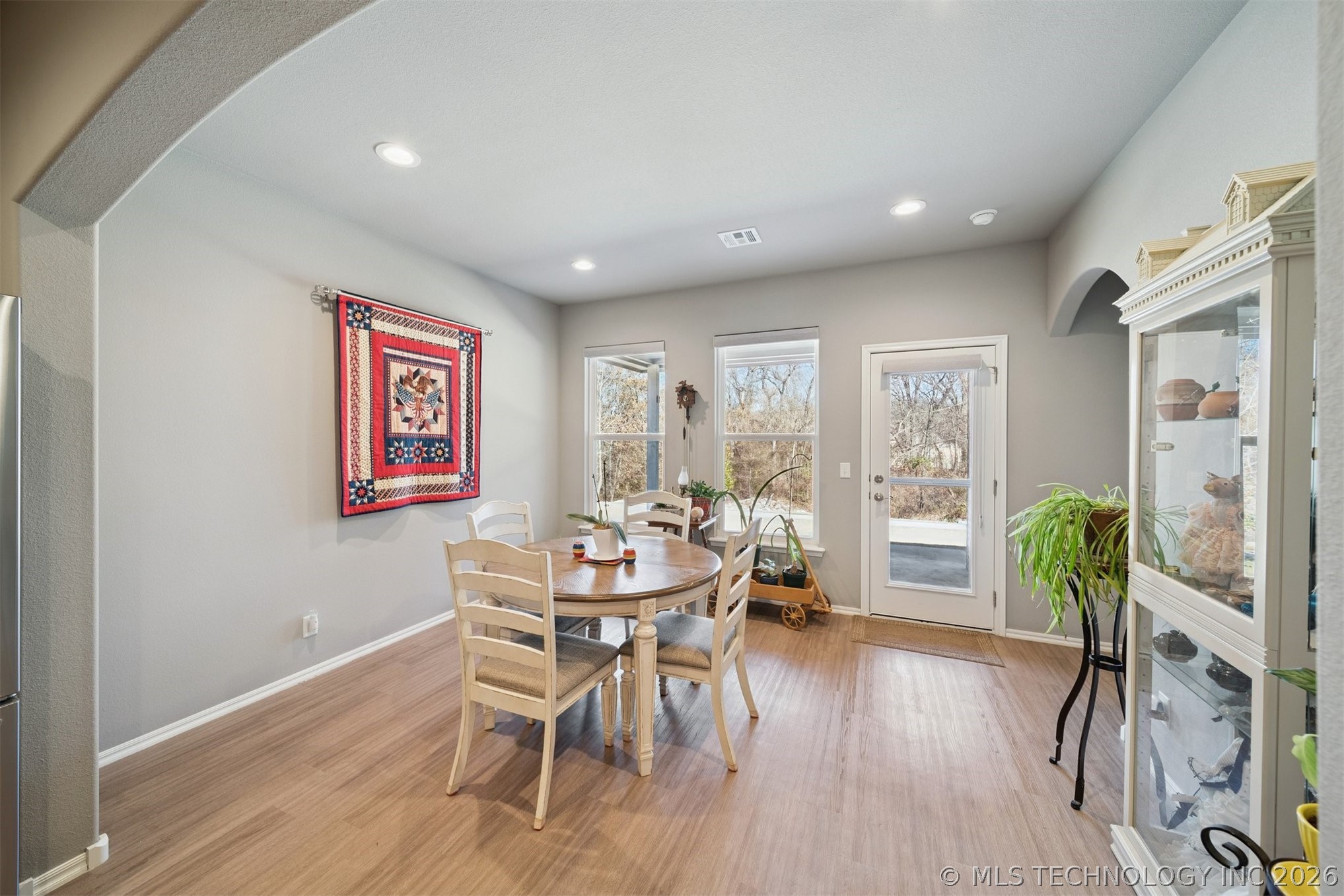 7509 S Walnut Avenue Property Photo 24