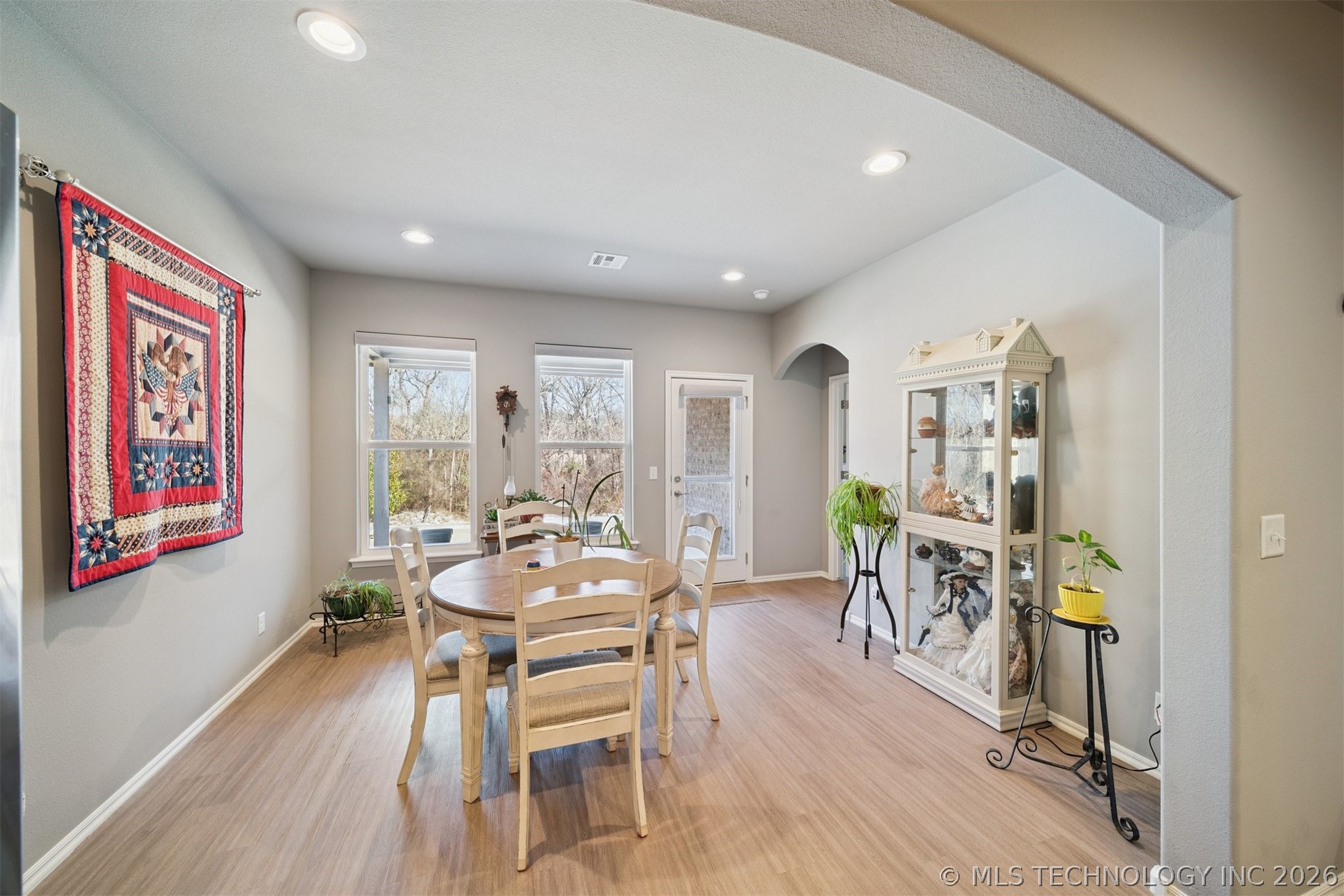 7509 S Walnut Avenue Property Photo 25