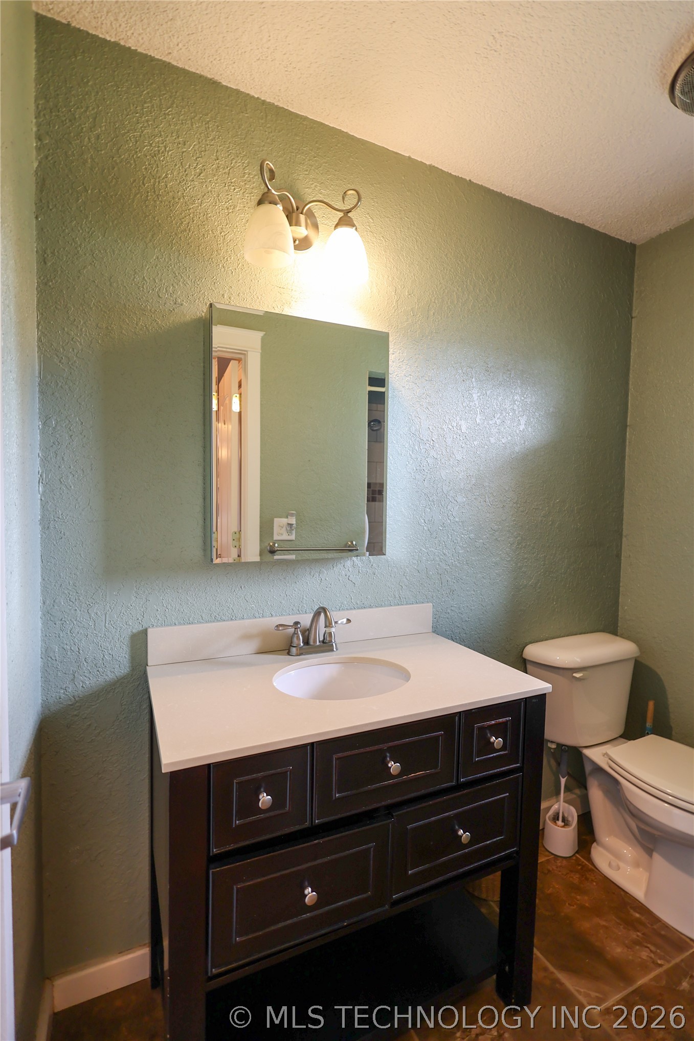 2005 Lakeview Drive Property Photo 21
