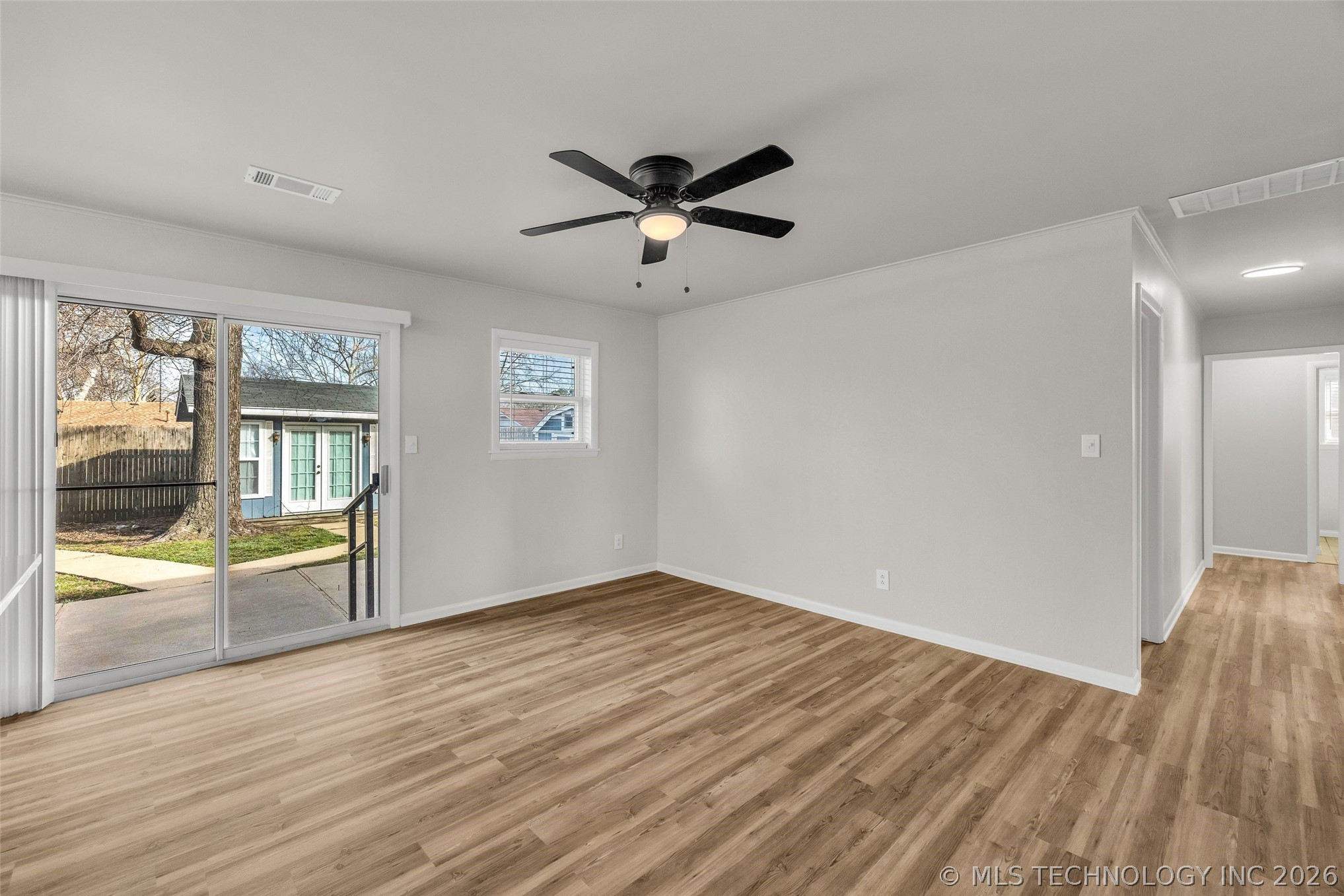 3009 S Elm Avenue Property Photo 20