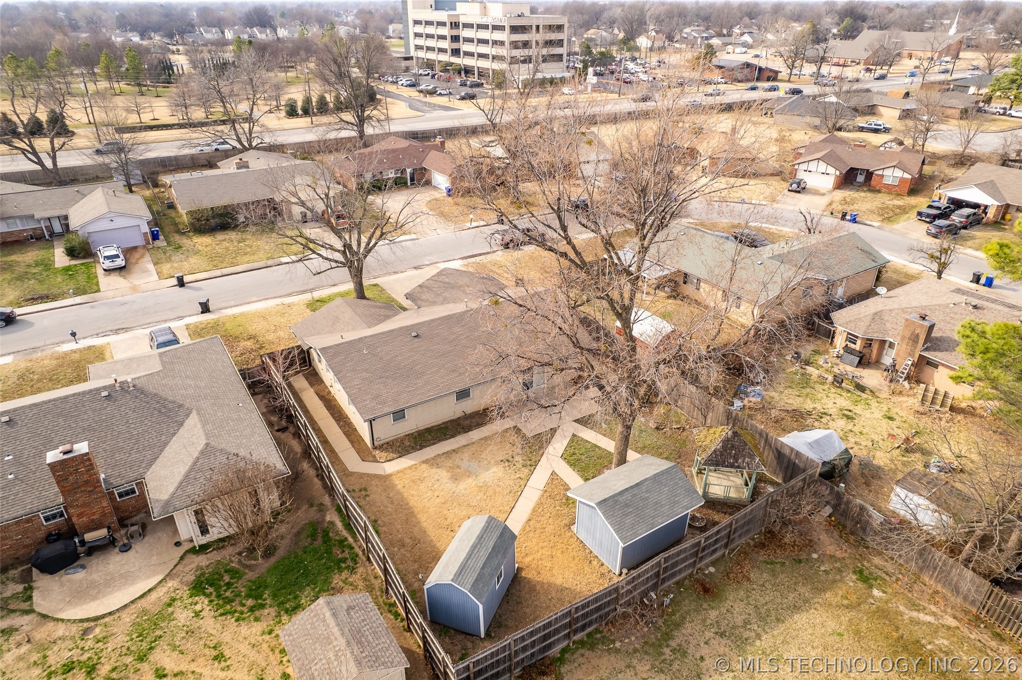 3009 S Elm Avenue Property Photo 46