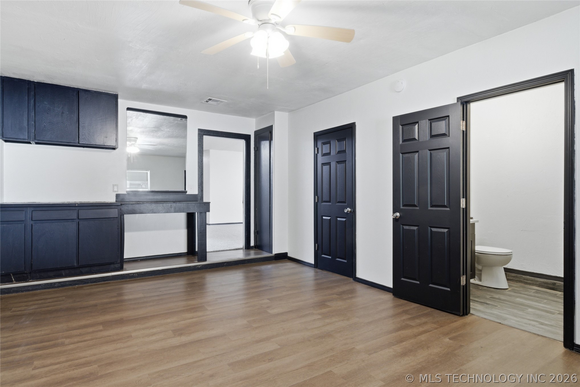 1526 E 67th Court Property Photo 17