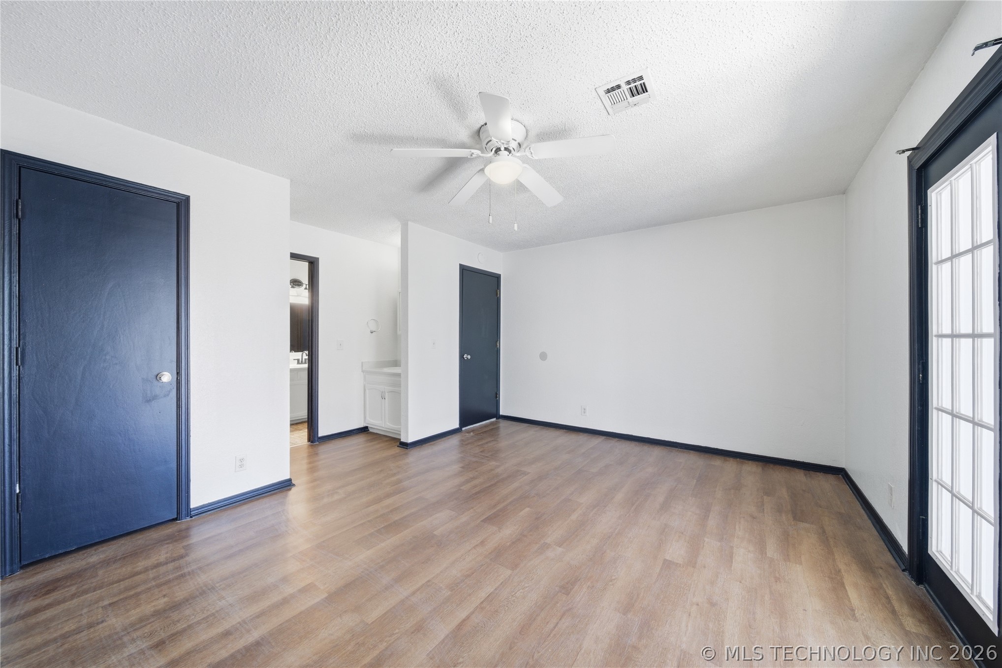 1526 E 67th Court Property Photo 21