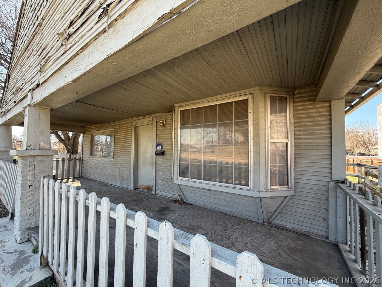 148 N Union Avenue Property Photo 2