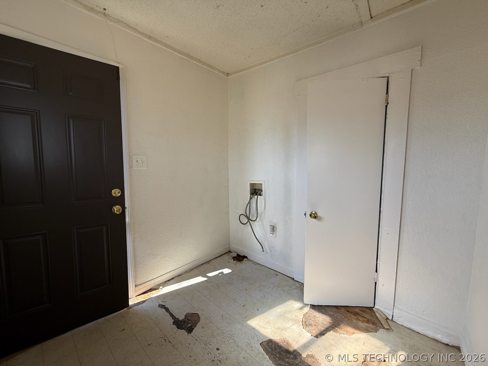 148 N Union Avenue Property Photo 5