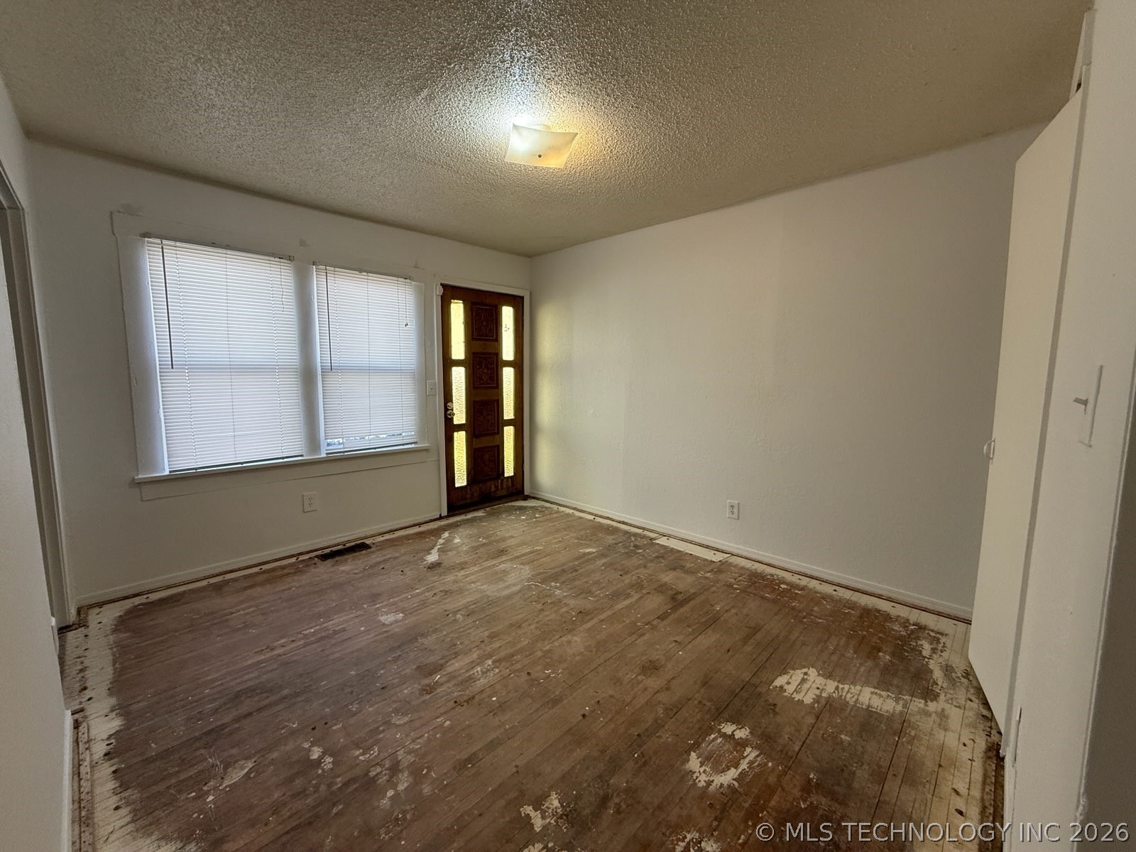 148 N Union Avenue Property Photo 8