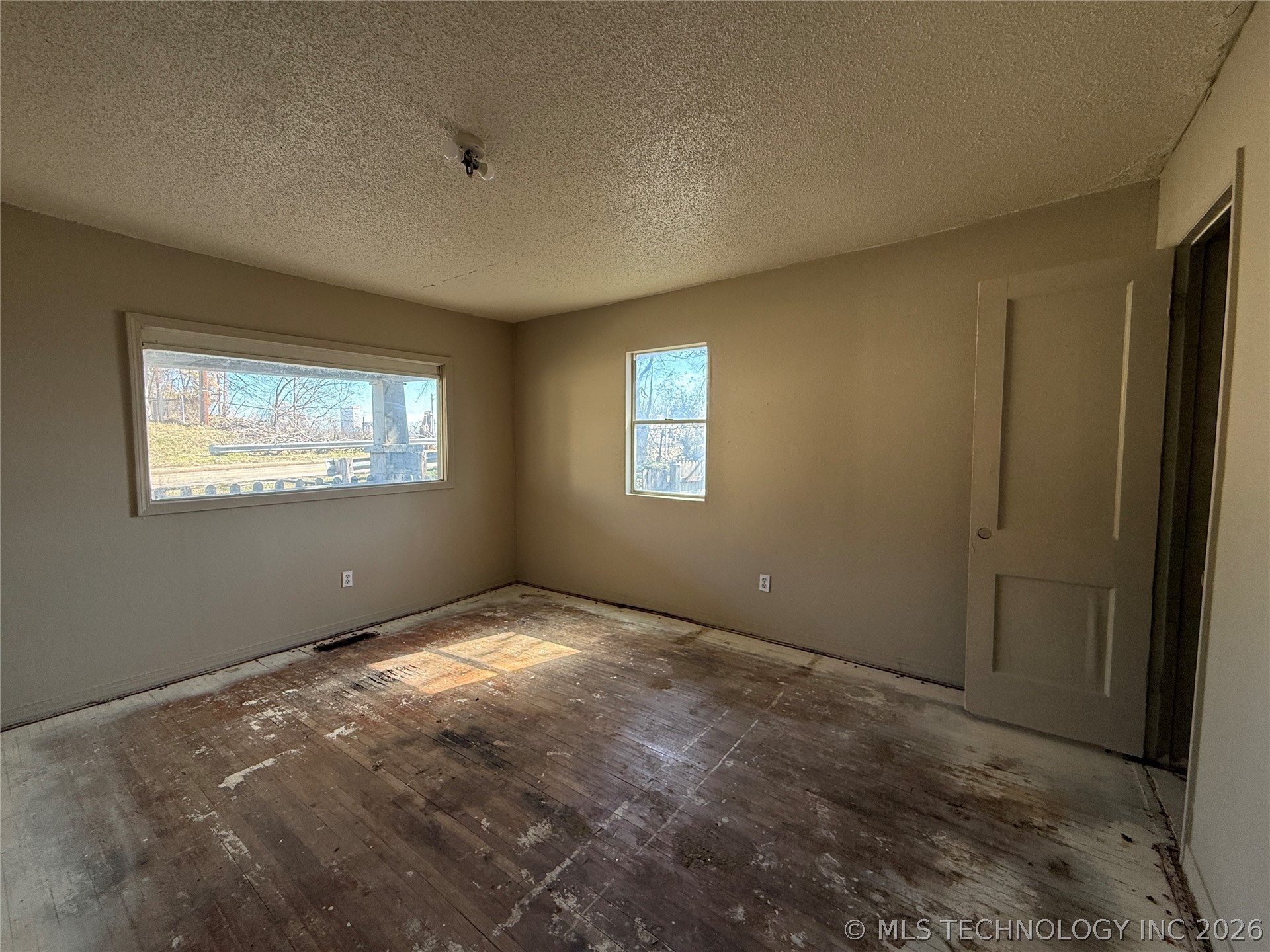 148 N Union Avenue Property Photo 14