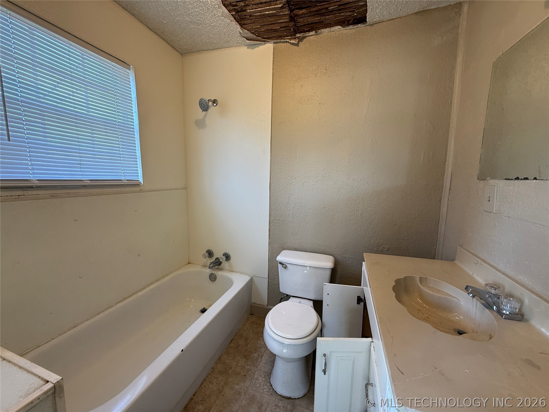 148 N Union Avenue Property Photo 15