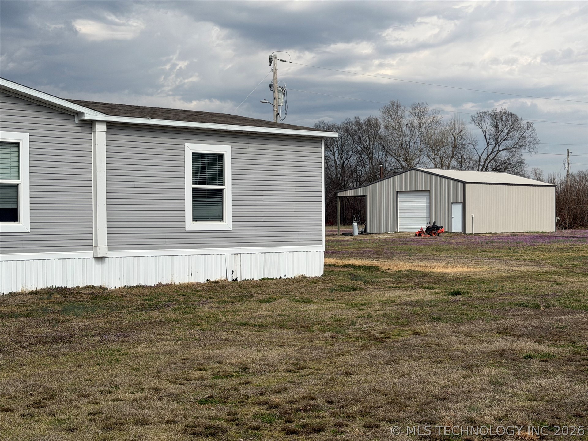 112 N Painted Wolf Road Property Photo 2