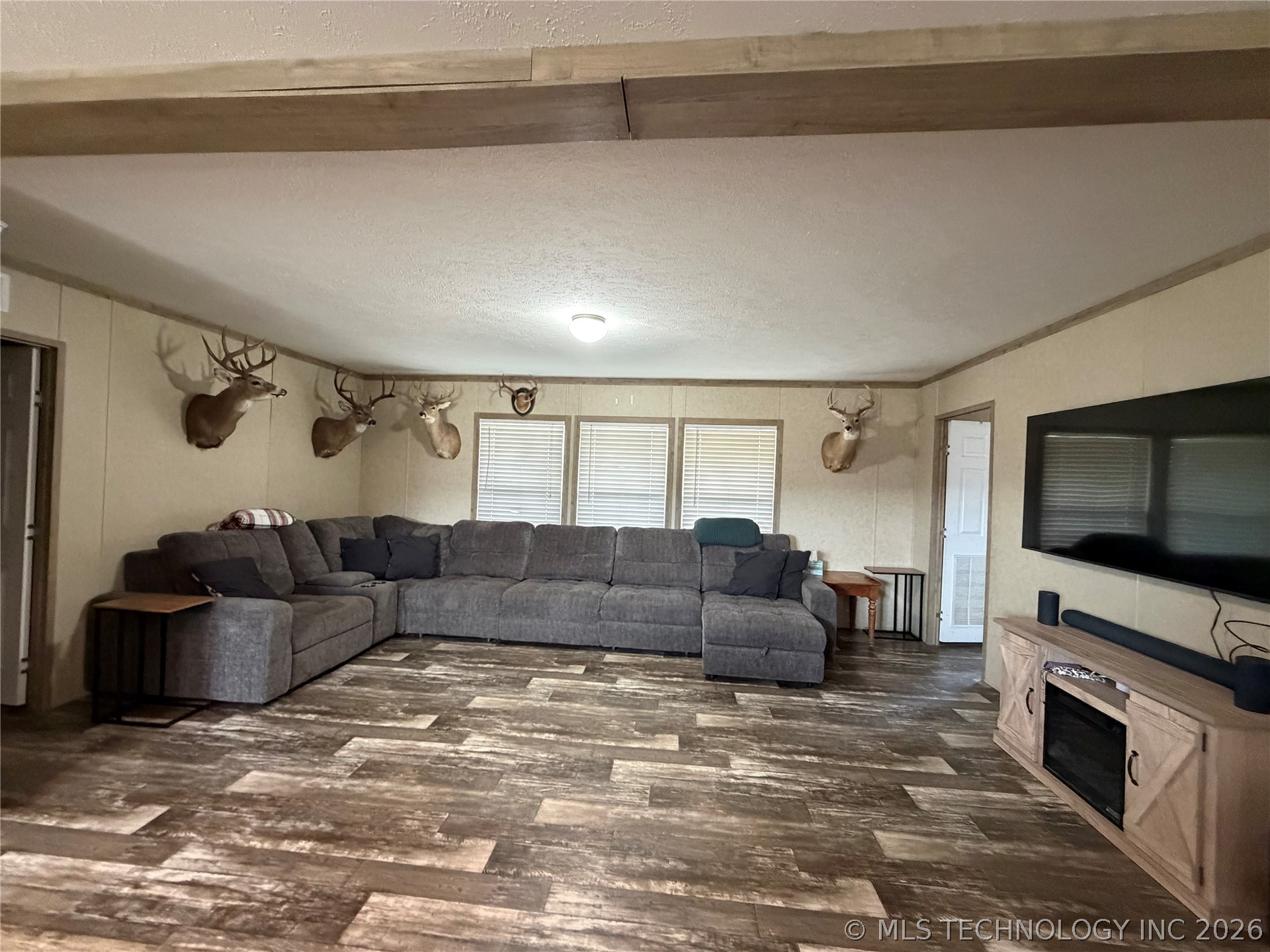 112 N Painted Wolf Road Property Photo 5