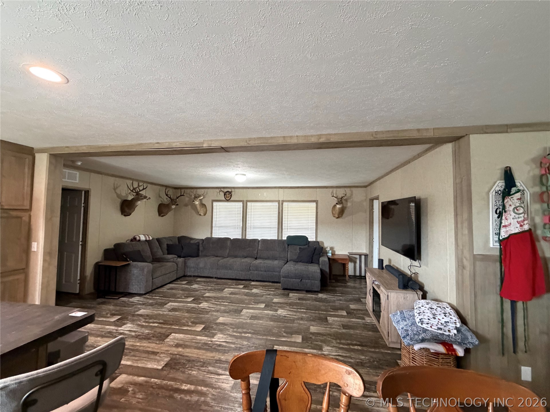112 N Painted Wolf Road Property Photo 6