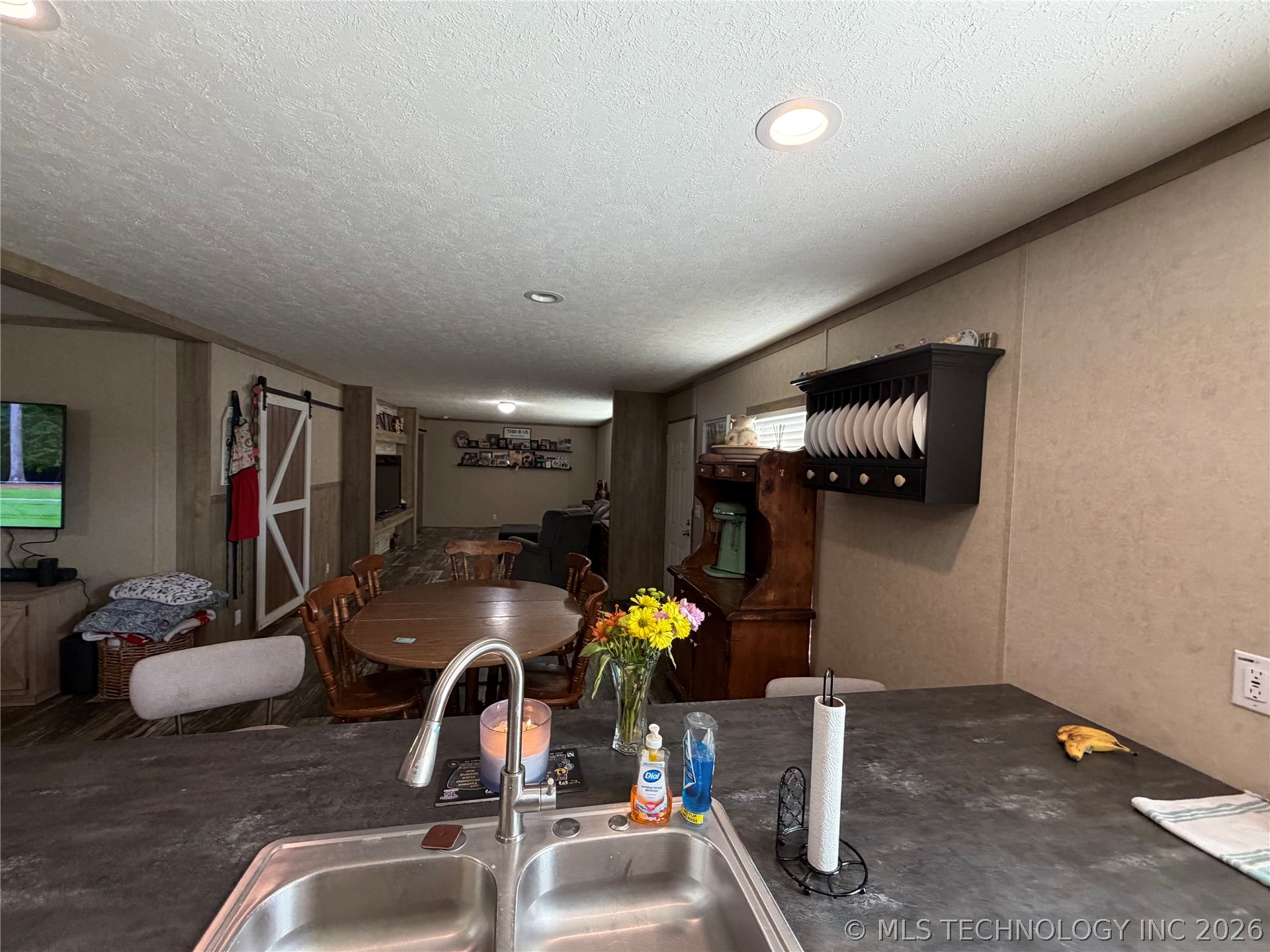 112 N Painted Wolf Road Property Photo 8