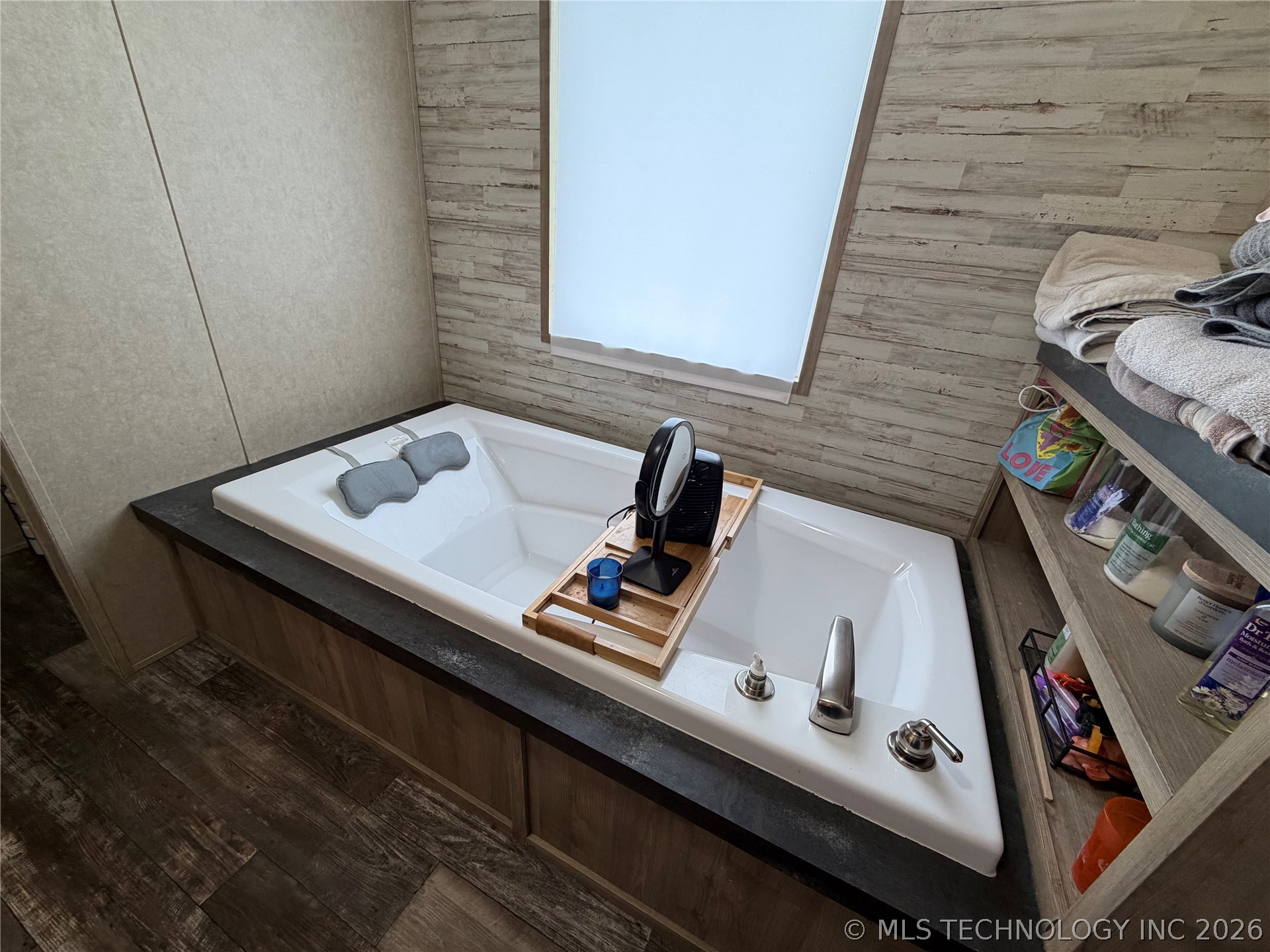 112 N Painted Wolf Road Property Photo 22