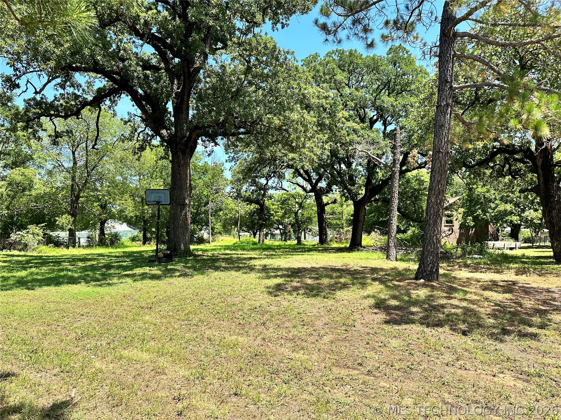 812 Se C Street Property Photo 3