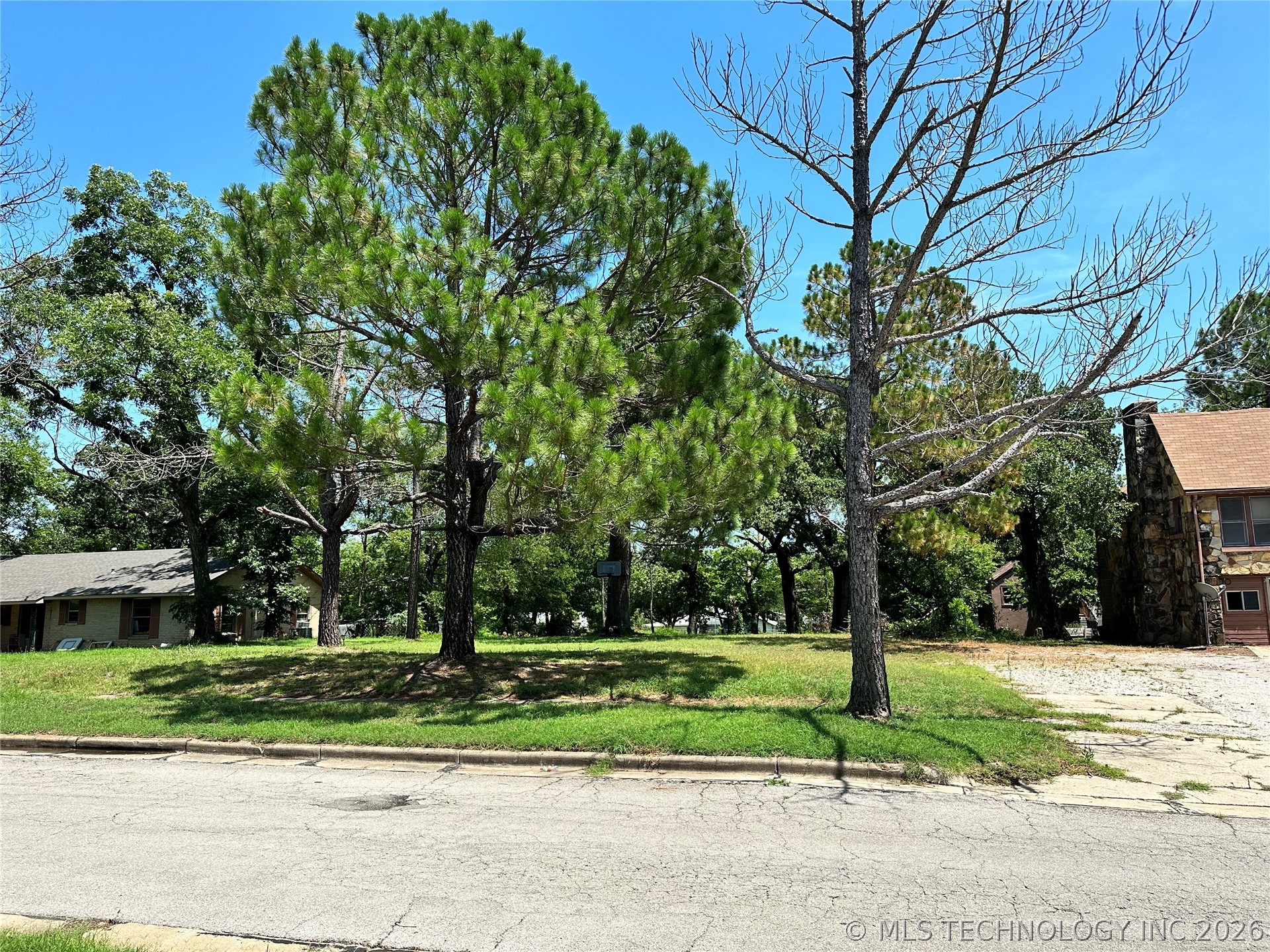 812 Se C Street Property Photo 7