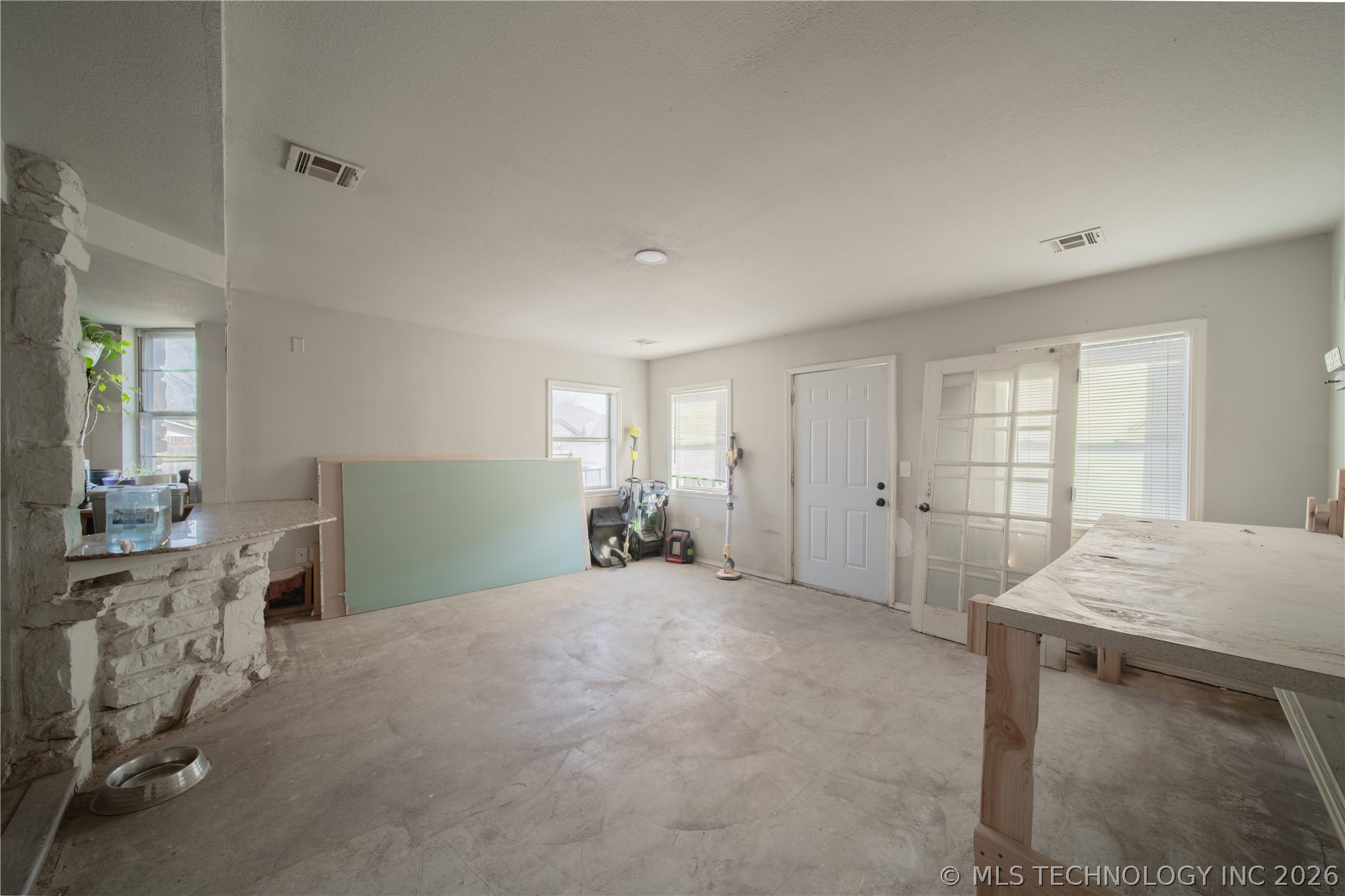 125 W Austin Street Property Photo 15