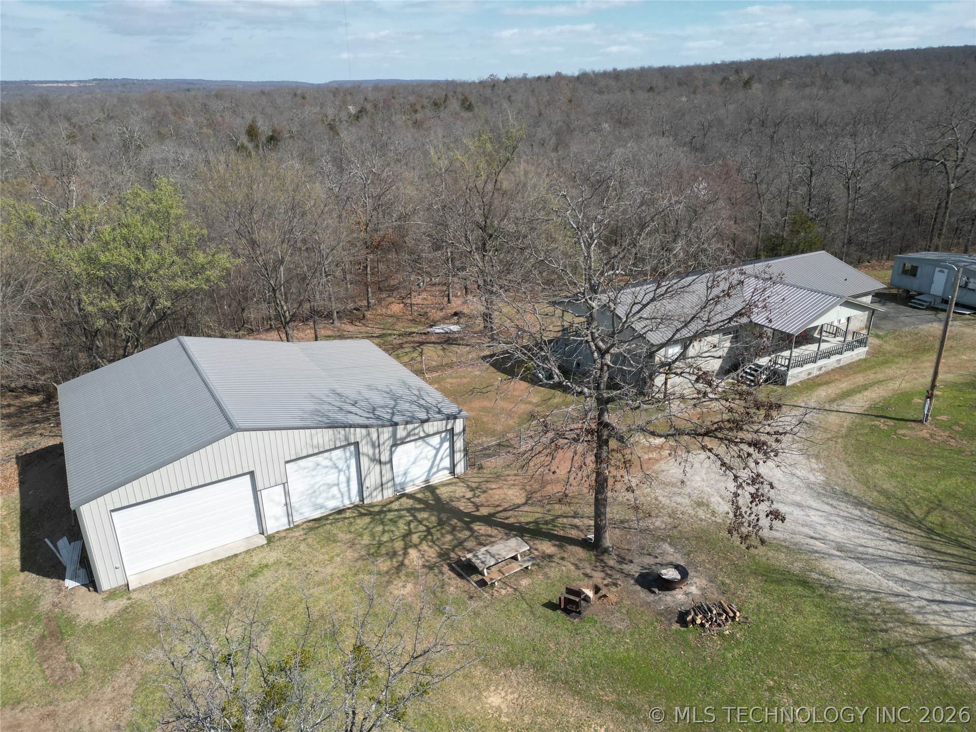 428831 E 1131 Road Property Photo 1
