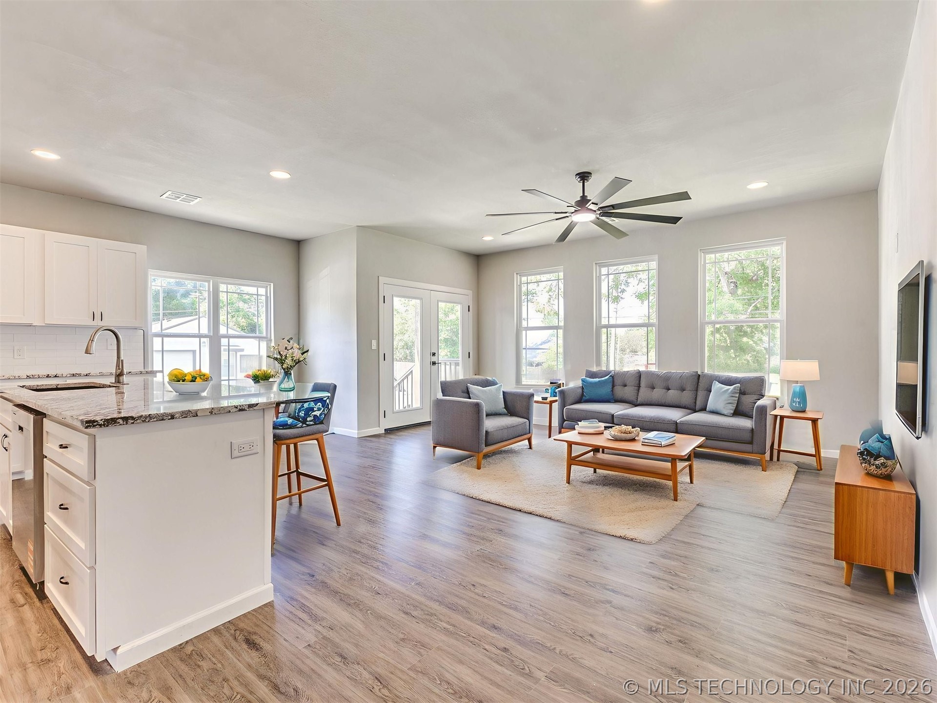 448 S Quebec Avenue Property Photo 16