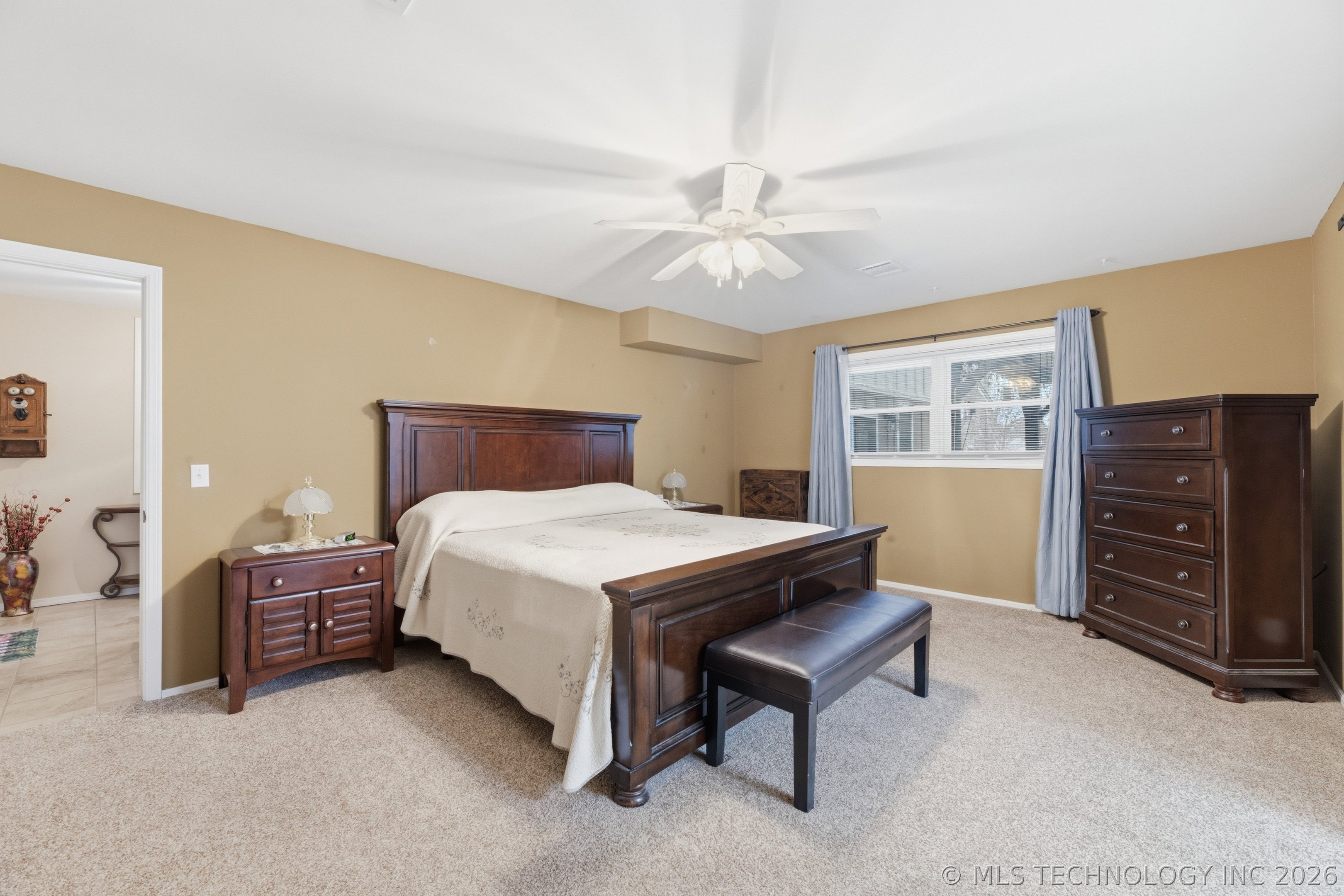 2358 London Lane Property Photo 19