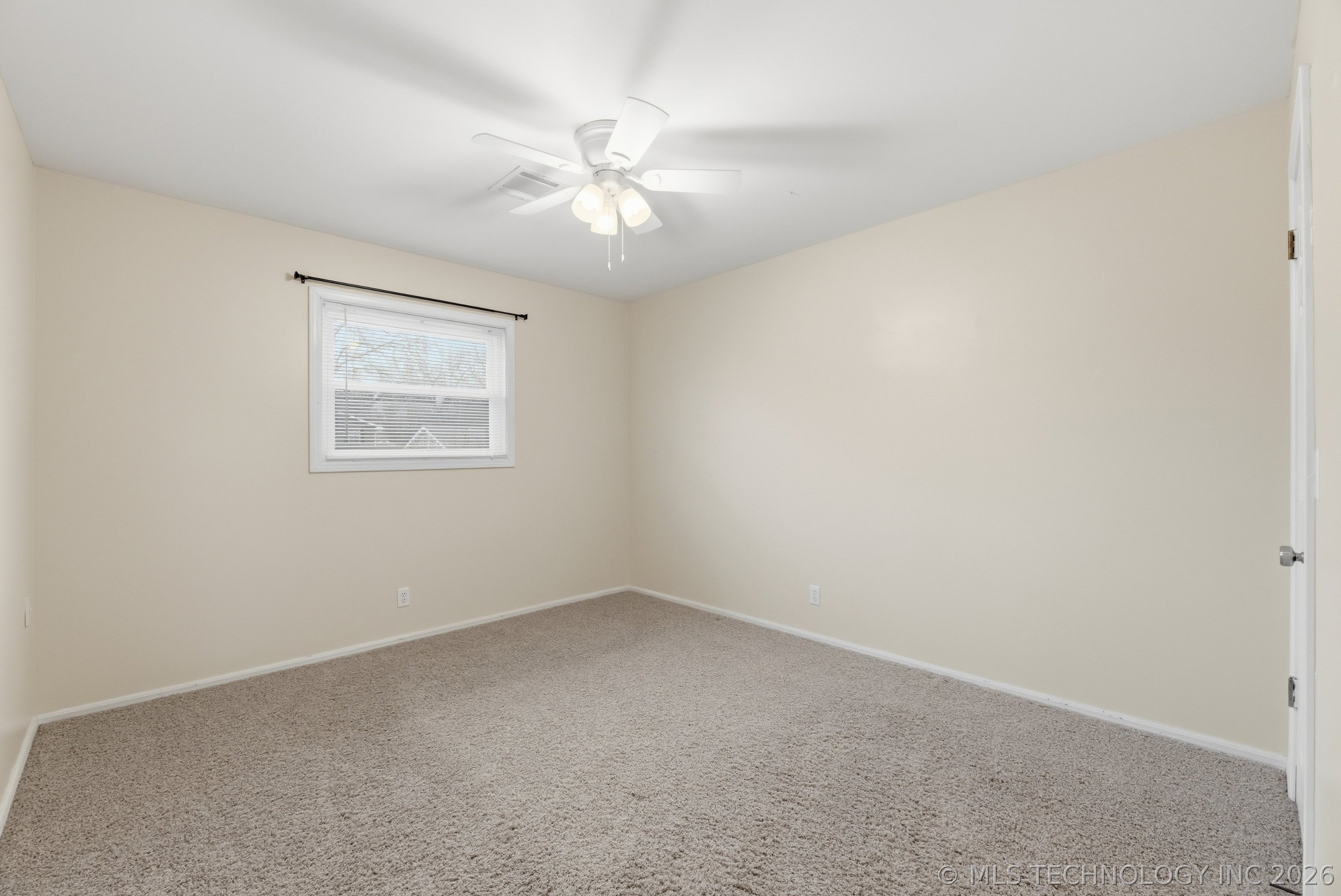 2358 London Lane Property Photo 25
