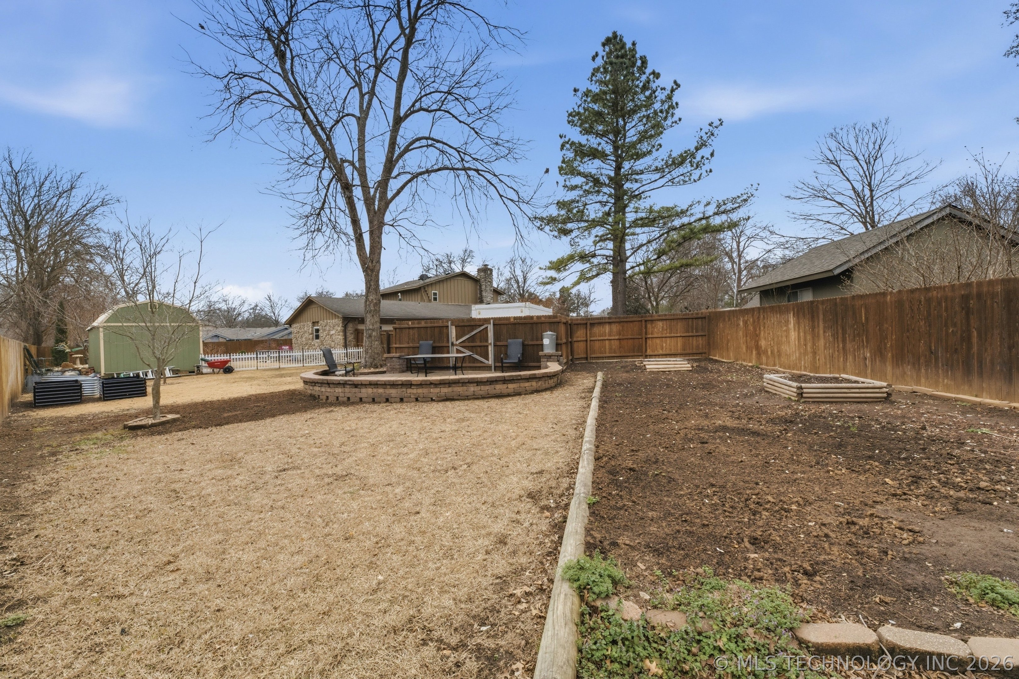 2358 London Lane Property Photo 37