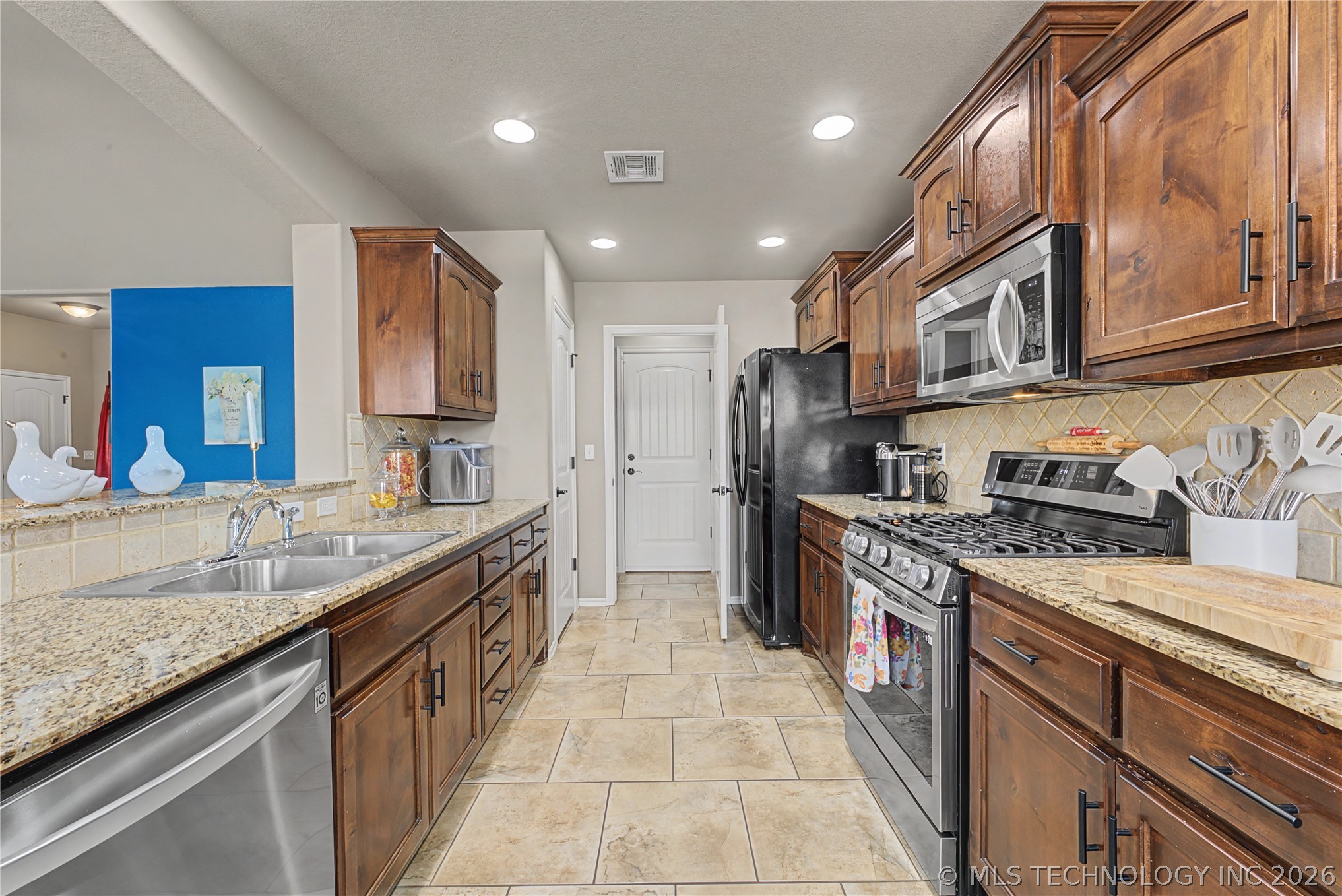 3337 S 207th East Avenue Property Photo 2