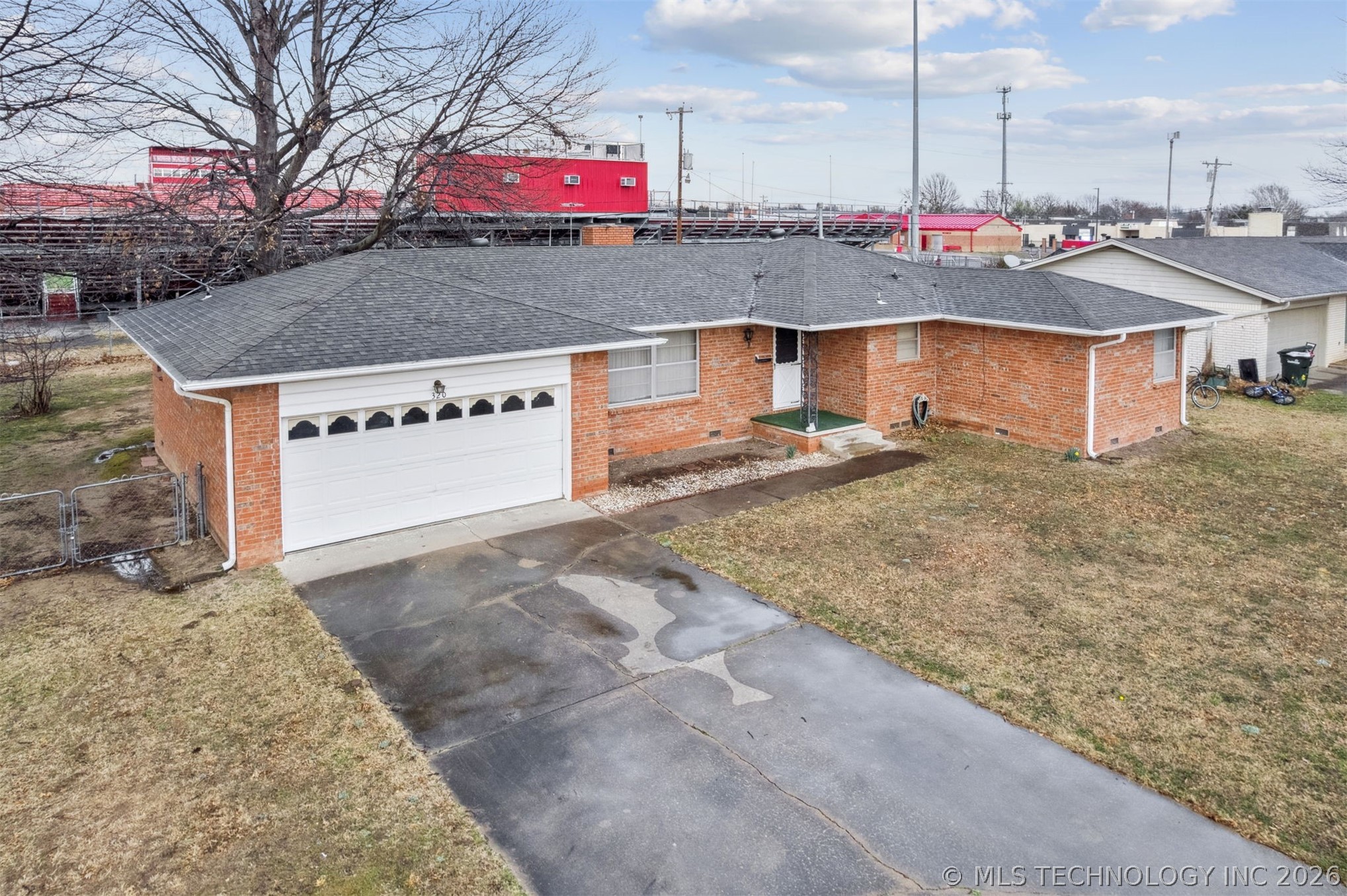 320 E 17th Street Property Photo 4