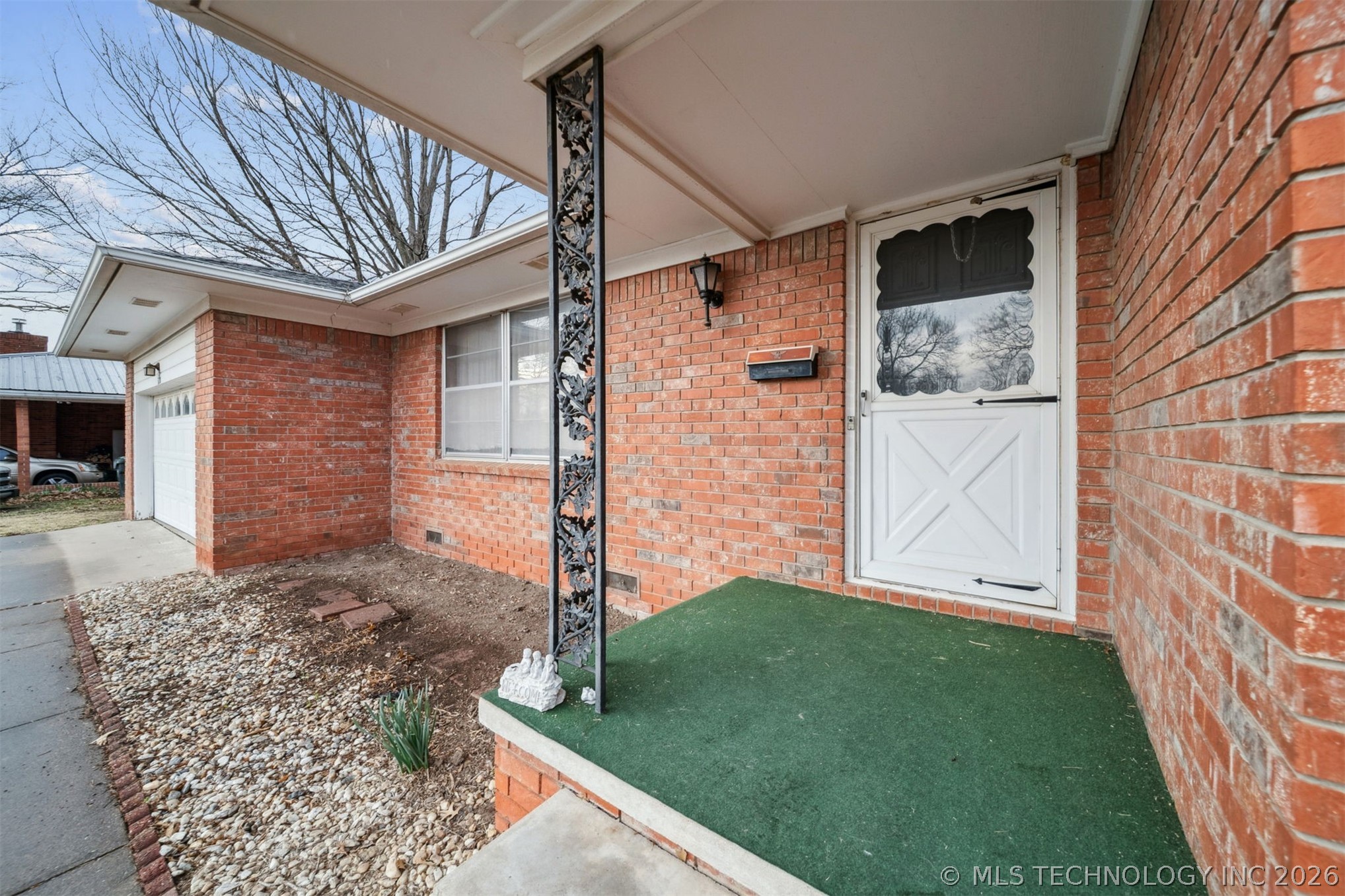 320 E 17th Street Property Photo 5