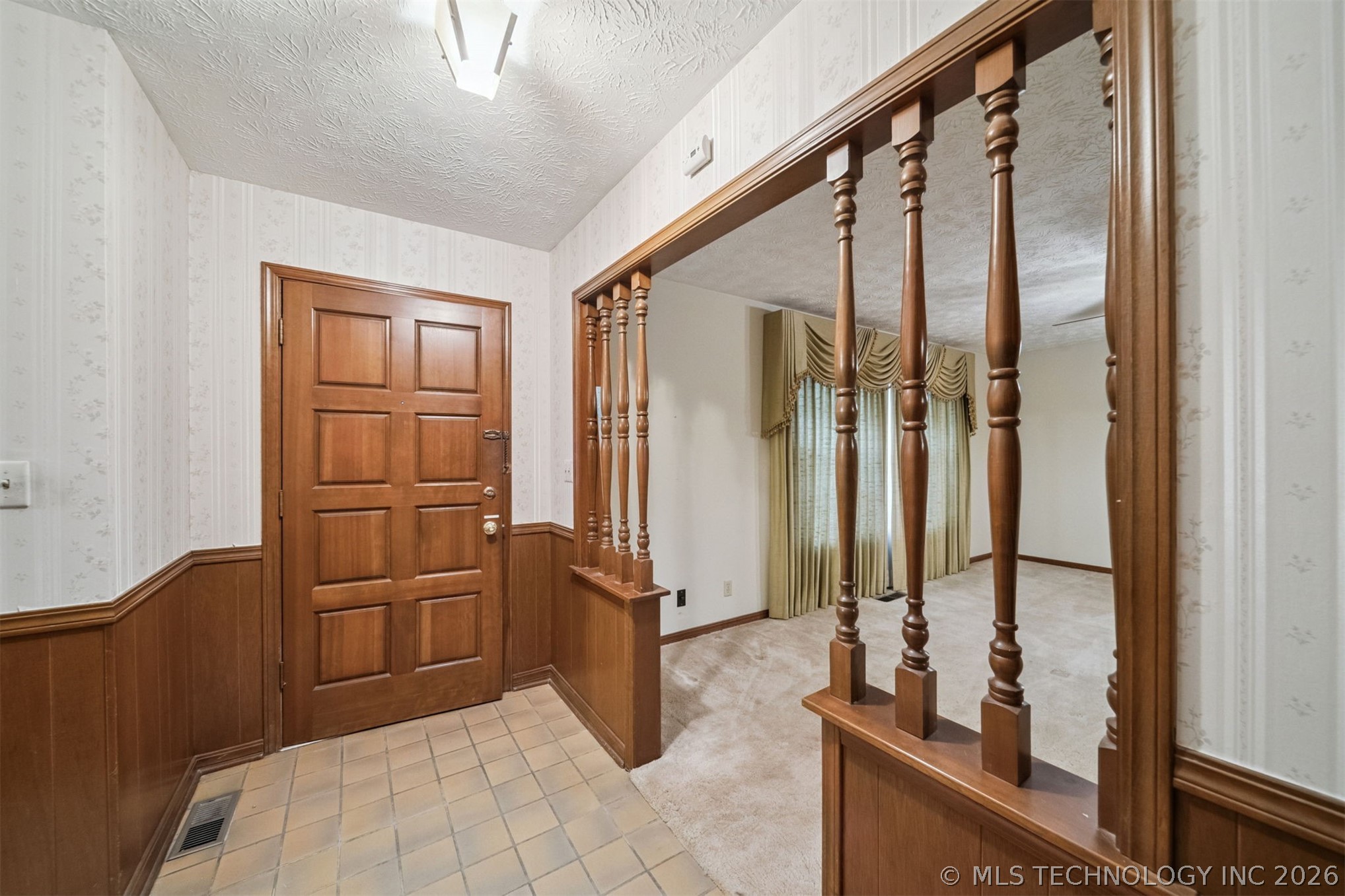 320 E 17th Street Property Photo 6