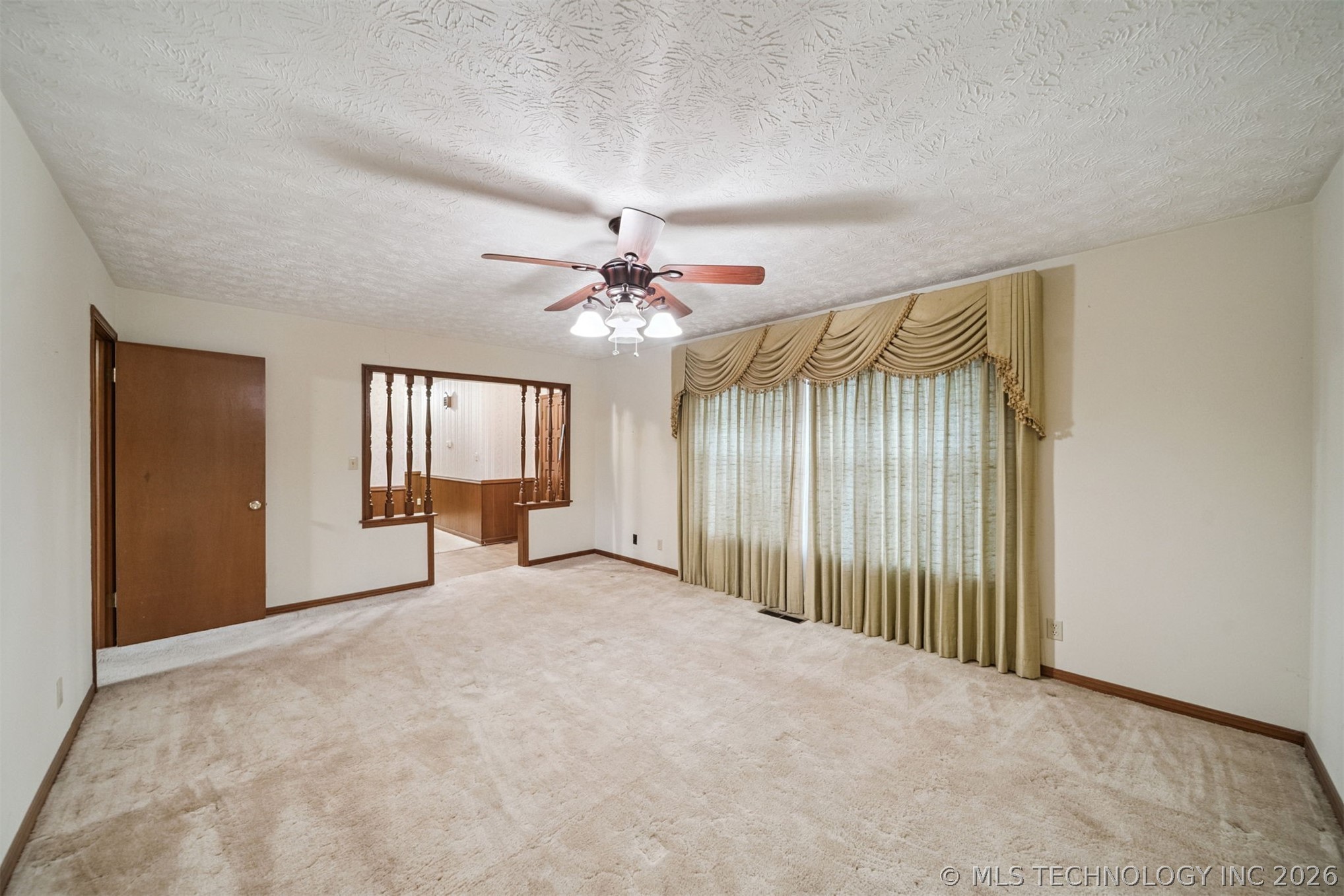 320 E 17th Street Property Photo 8