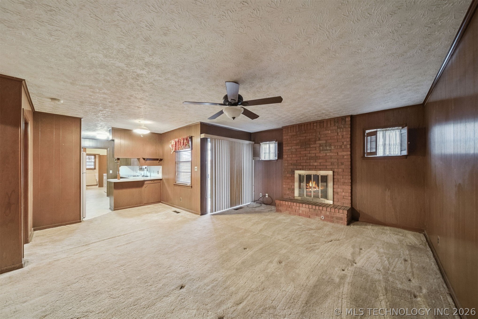 320 E 17th Street Property Photo 10